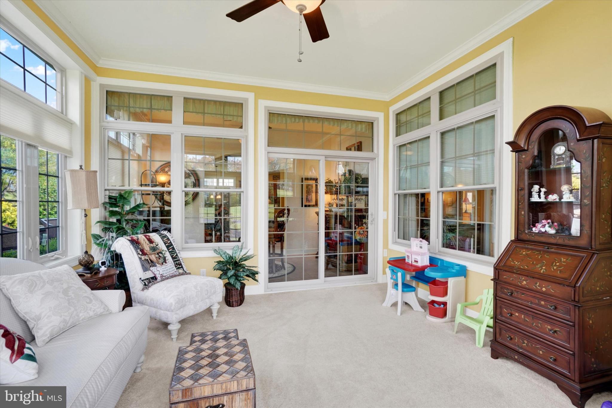 LAUREL VISTAS - Residential