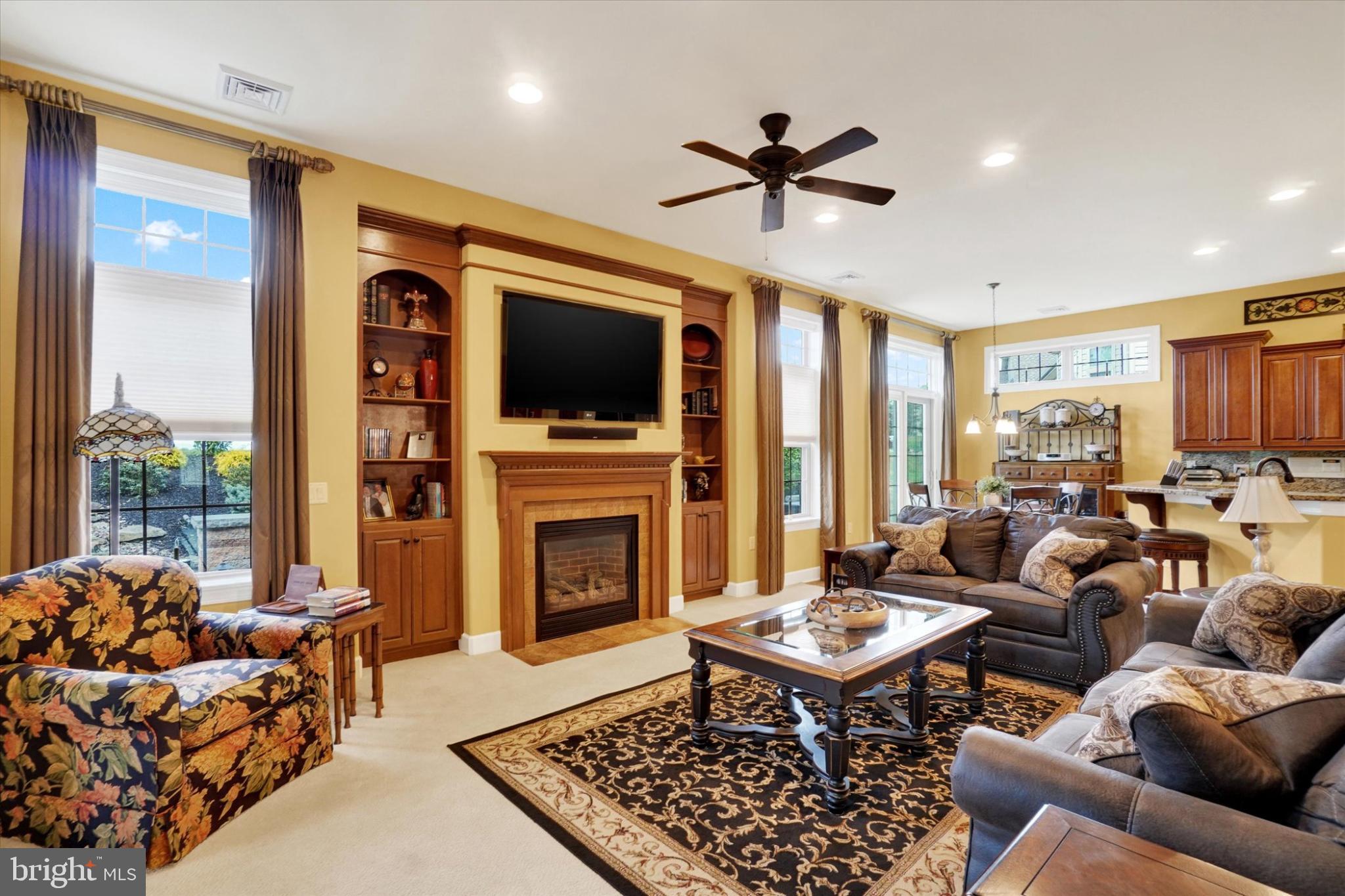 LAUREL VISTAS - Residential