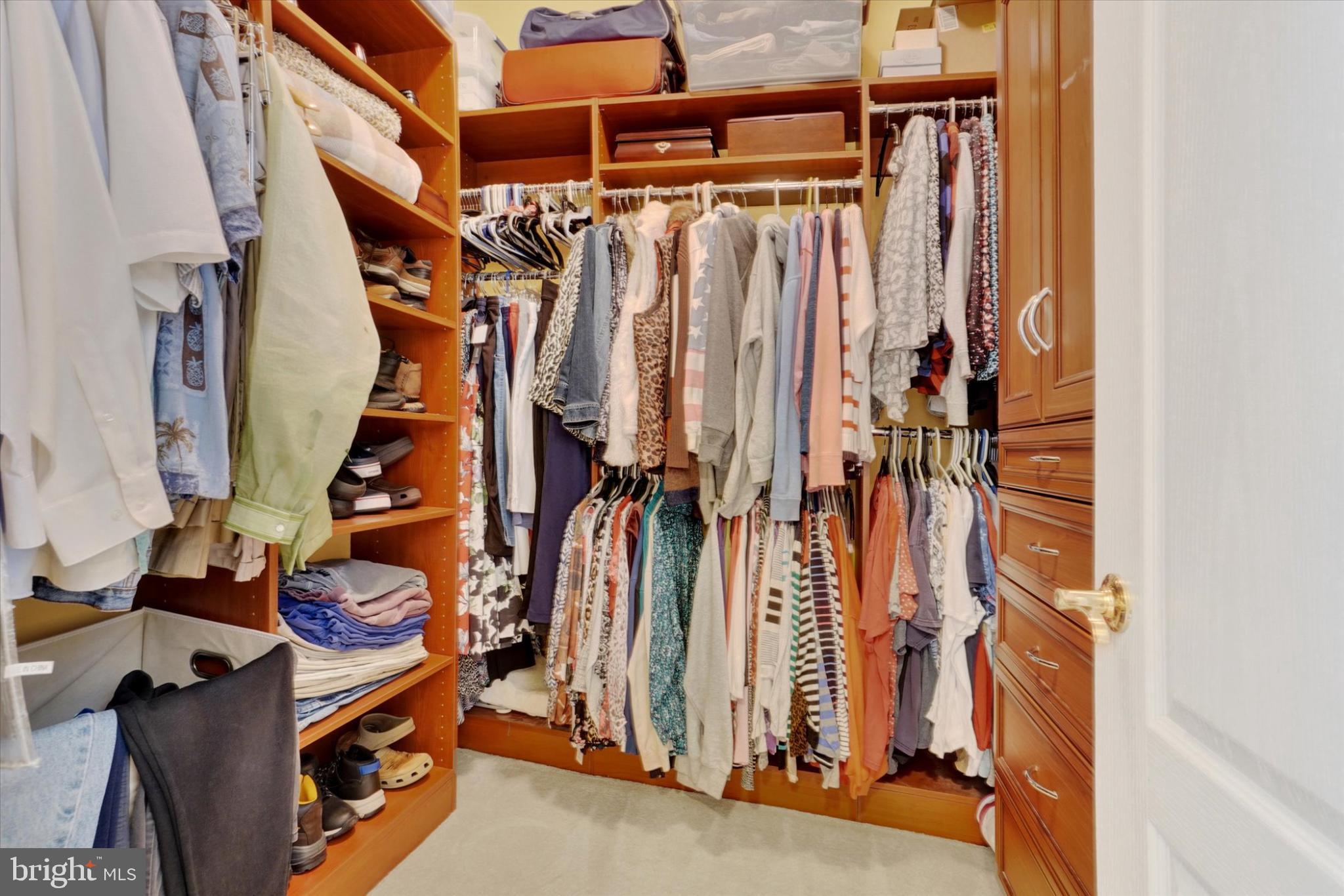 LAUREL VISTAS - Residential