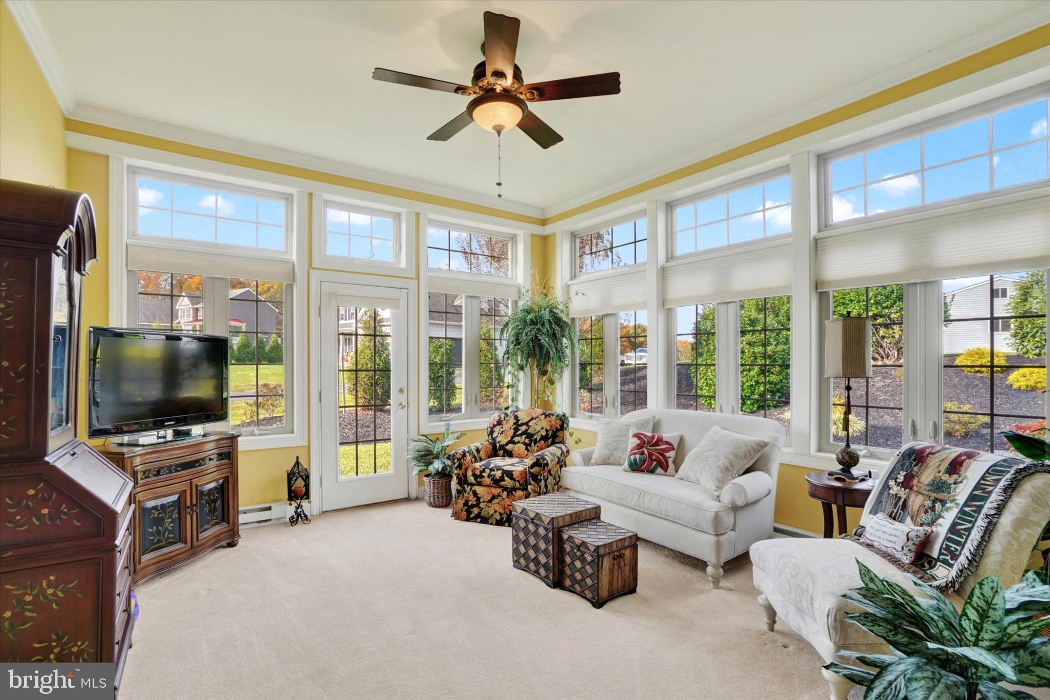 LAUREL VISTAS - Residential