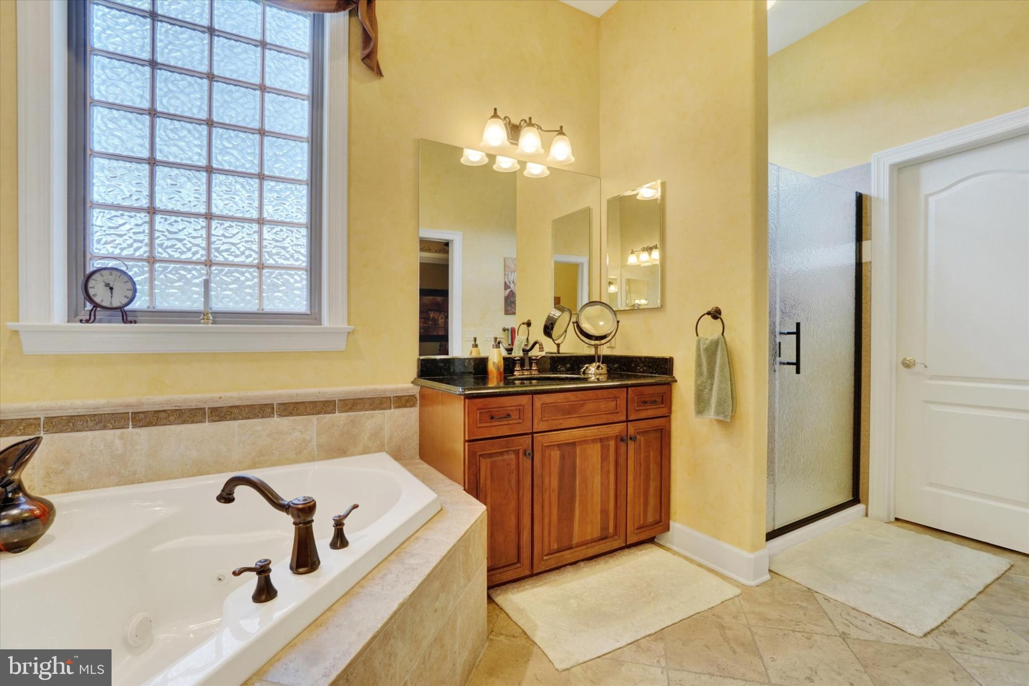 LAUREL VISTAS - Residential