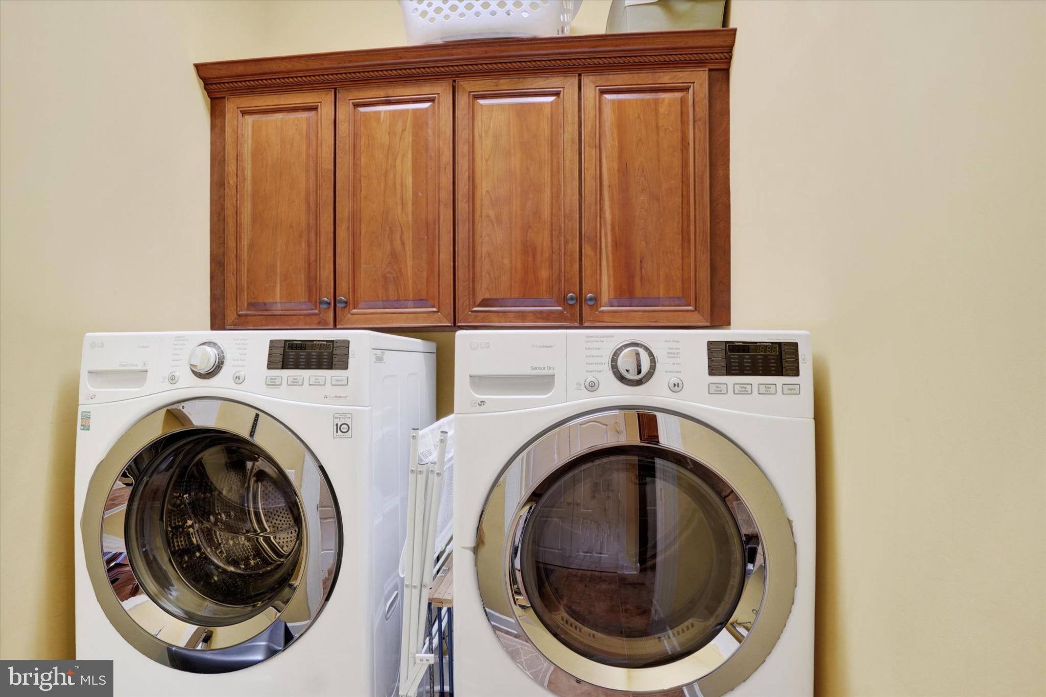 LAUREL VISTAS - Residential