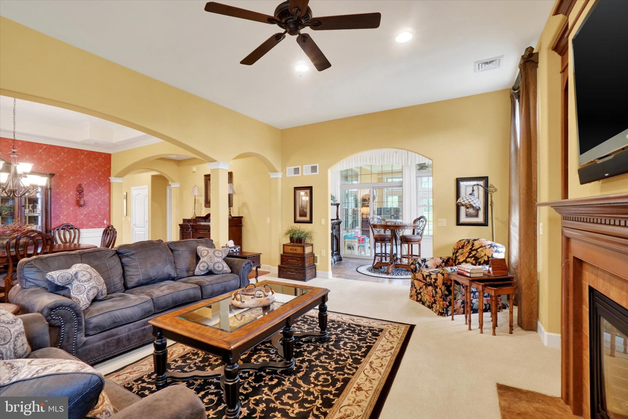 LAUREL VISTAS - Residential