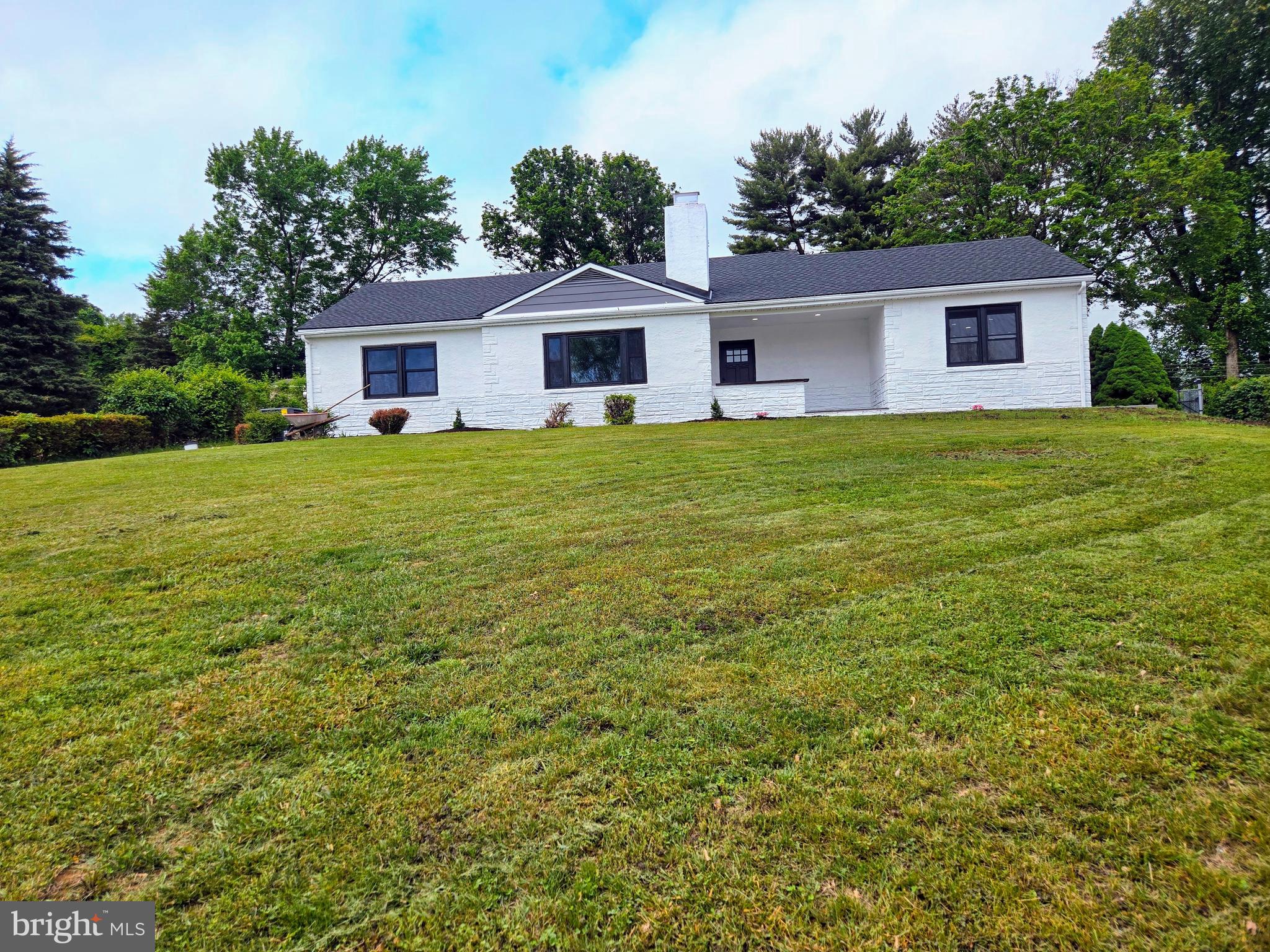 107 E CLEARVIEW DRIVE