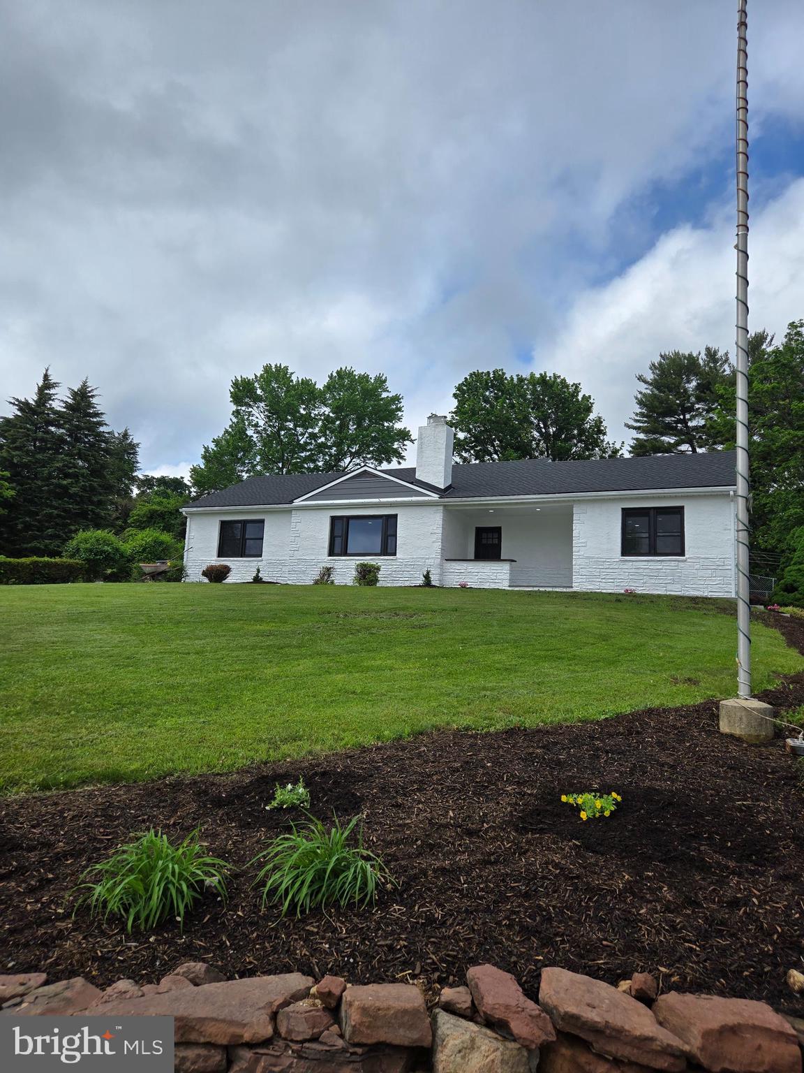 107 E CLEARVIEW DRIVE