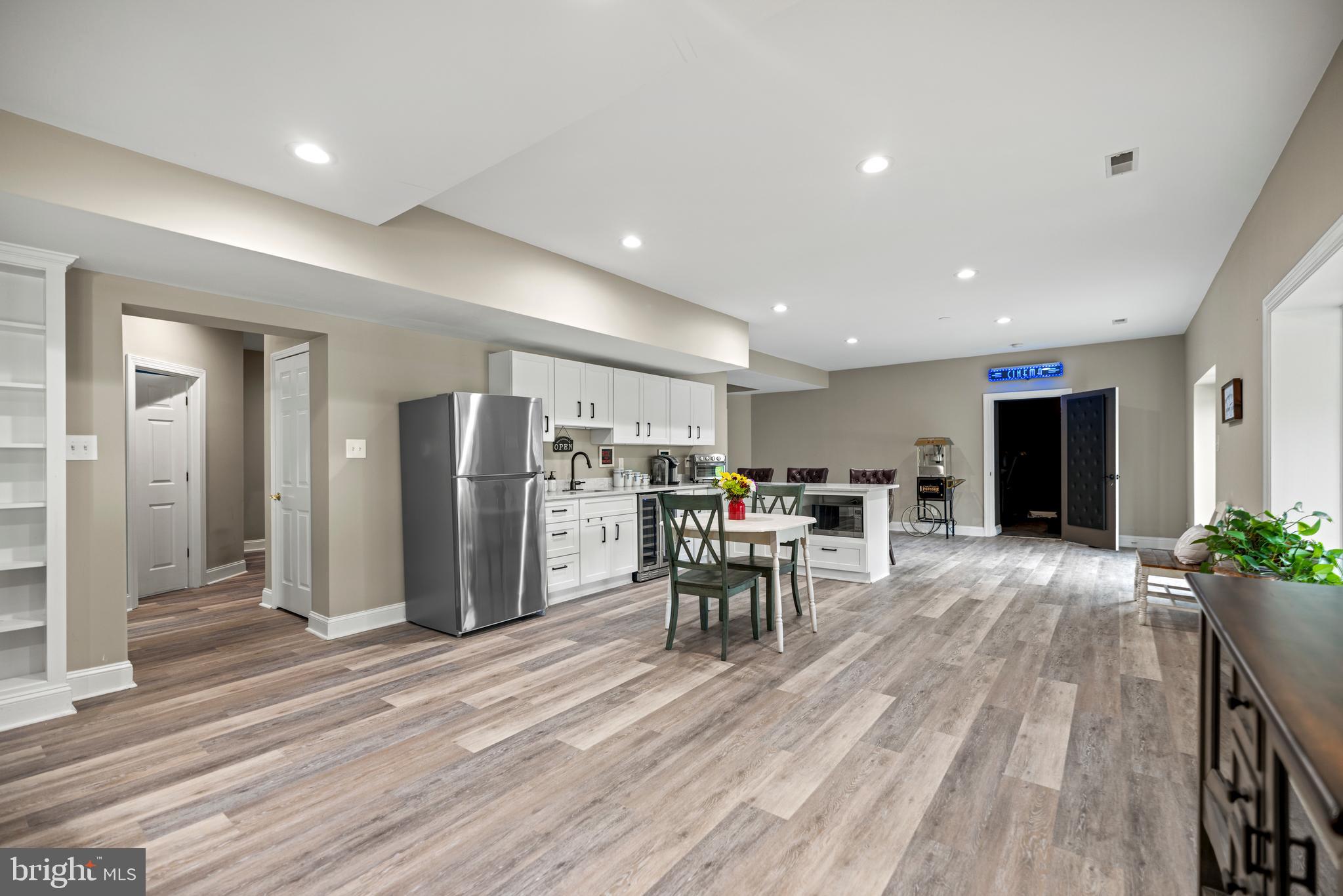 POTOMAC CHASE - Residential