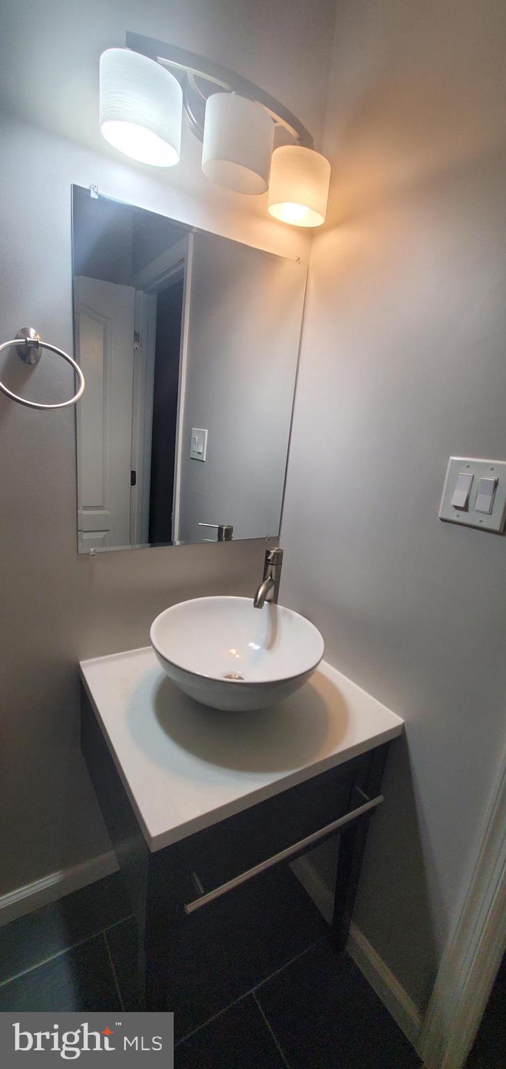 CAPITAL VIEW TOWNHOUSES - Residential Lease