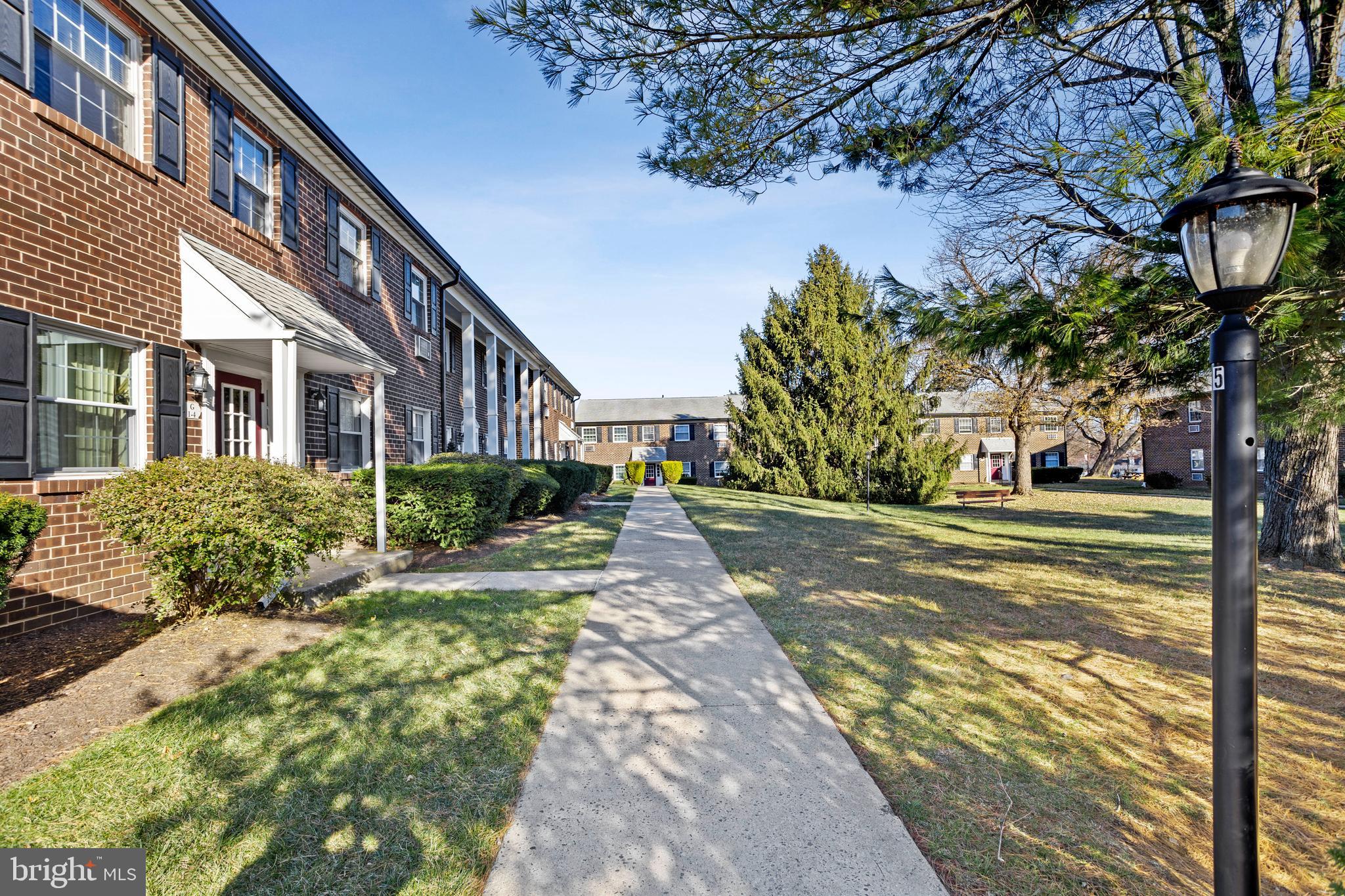 ASTON ARMS - Residential