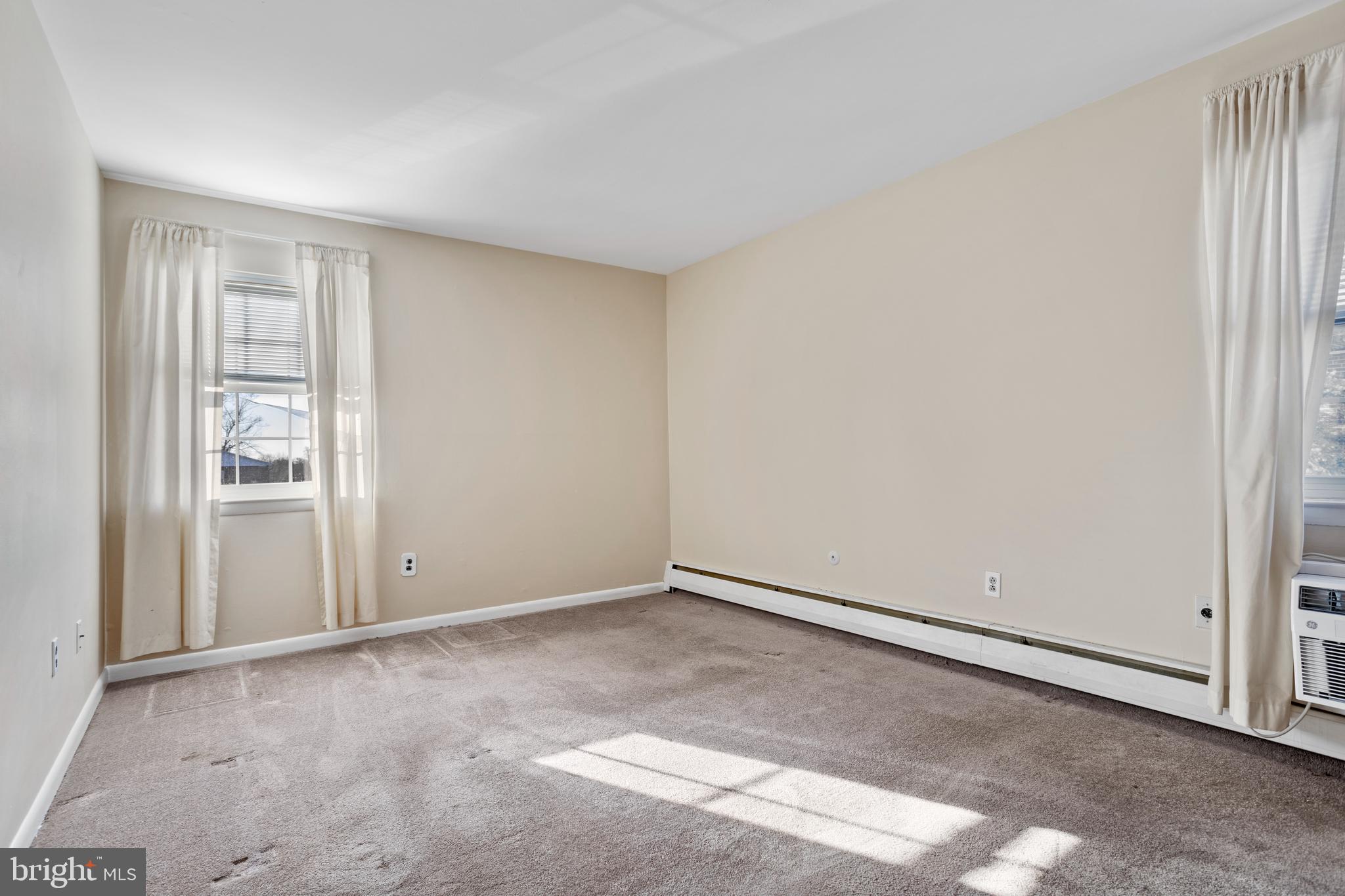 ASTON ARMS - Residential