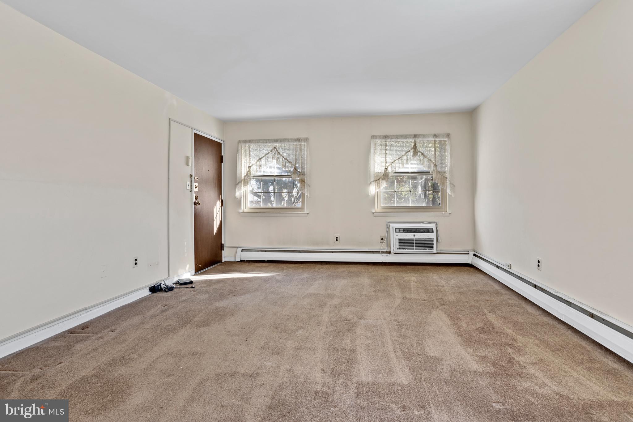 ASTON ARMS - Residential