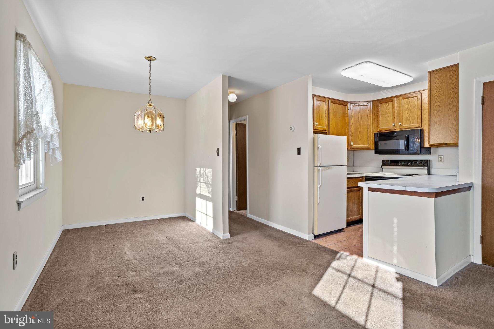 ASTON ARMS - Residential