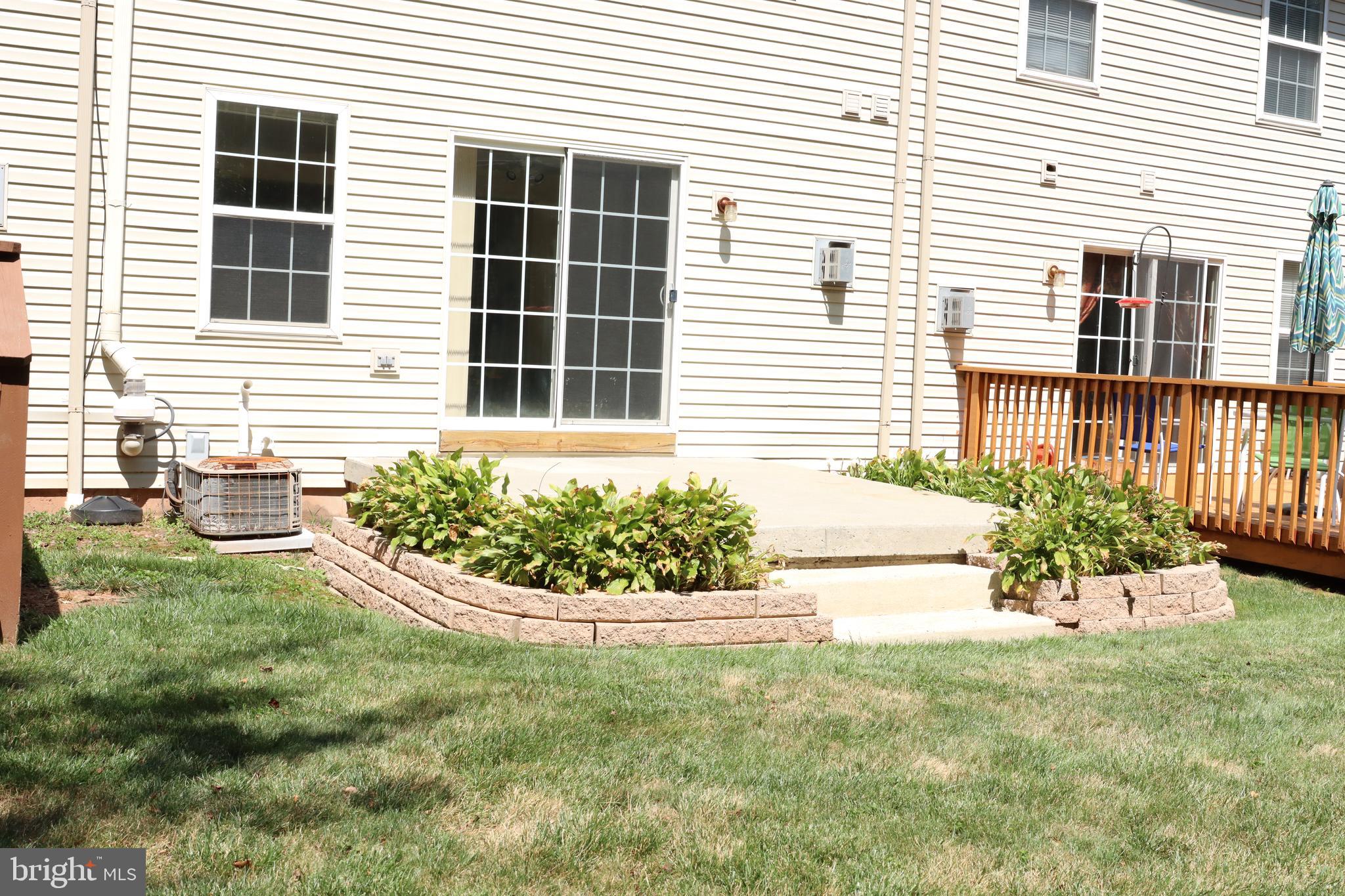 VERNON COURT - Residential Lease