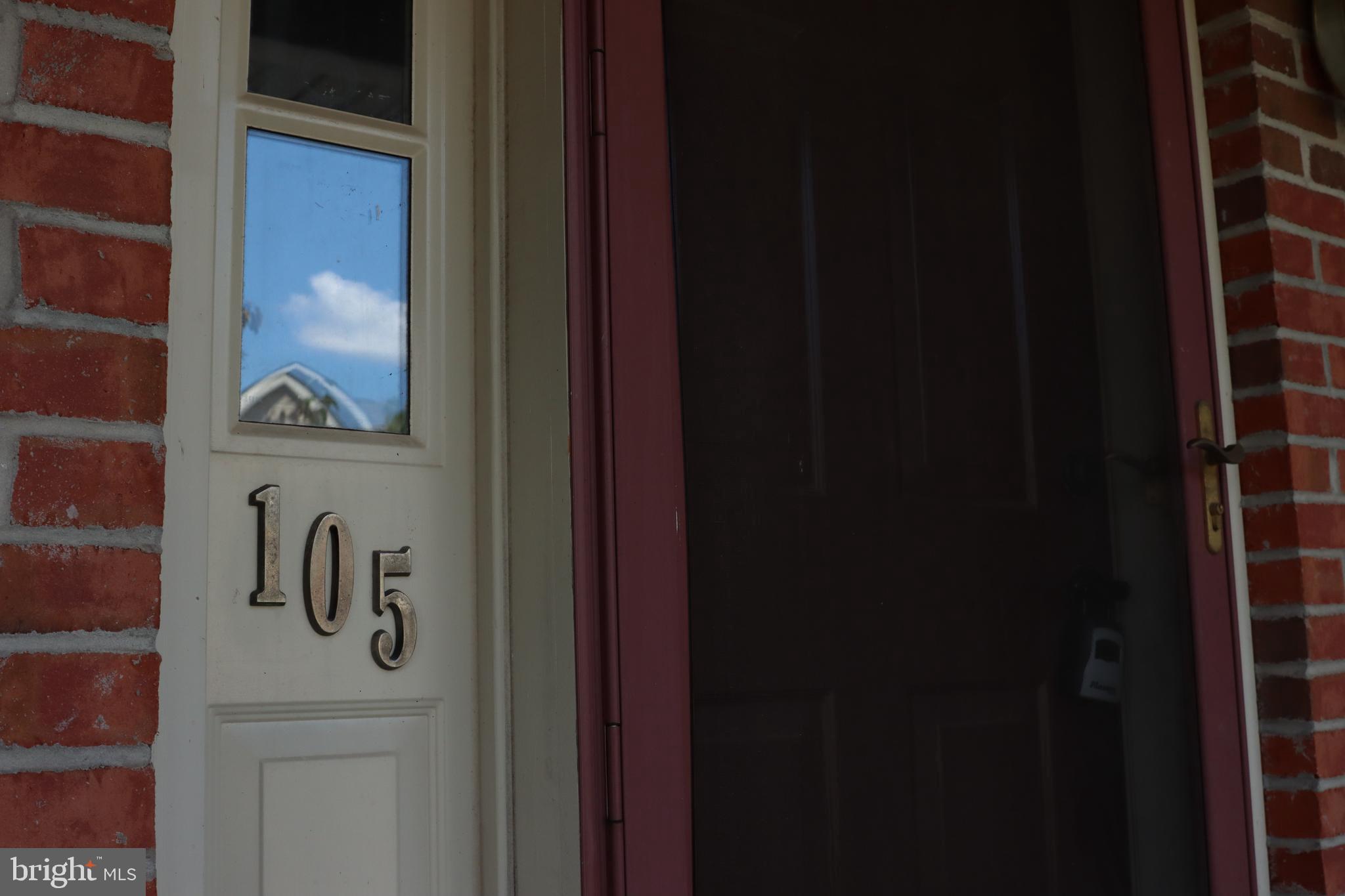 VERNON COURT - Residential Lease