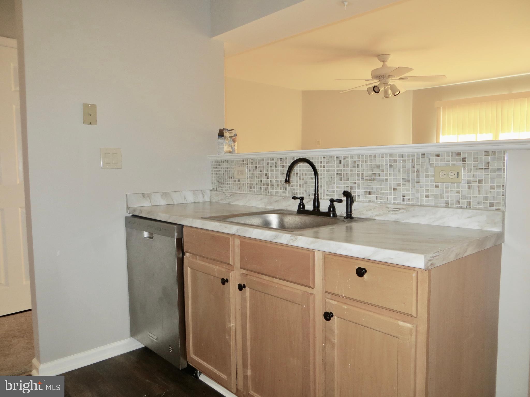 VERNON COURT - Residential Lease