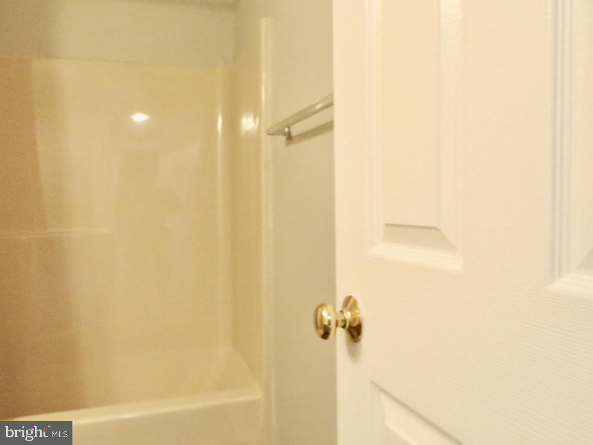 VERNON COURT - Residential Lease