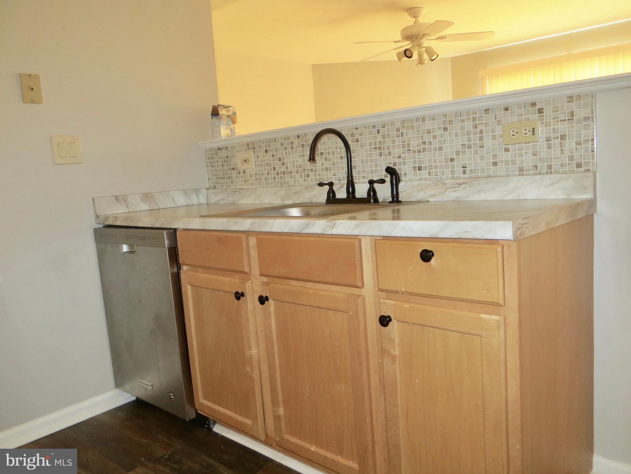 VERNON COURT - Residential Lease