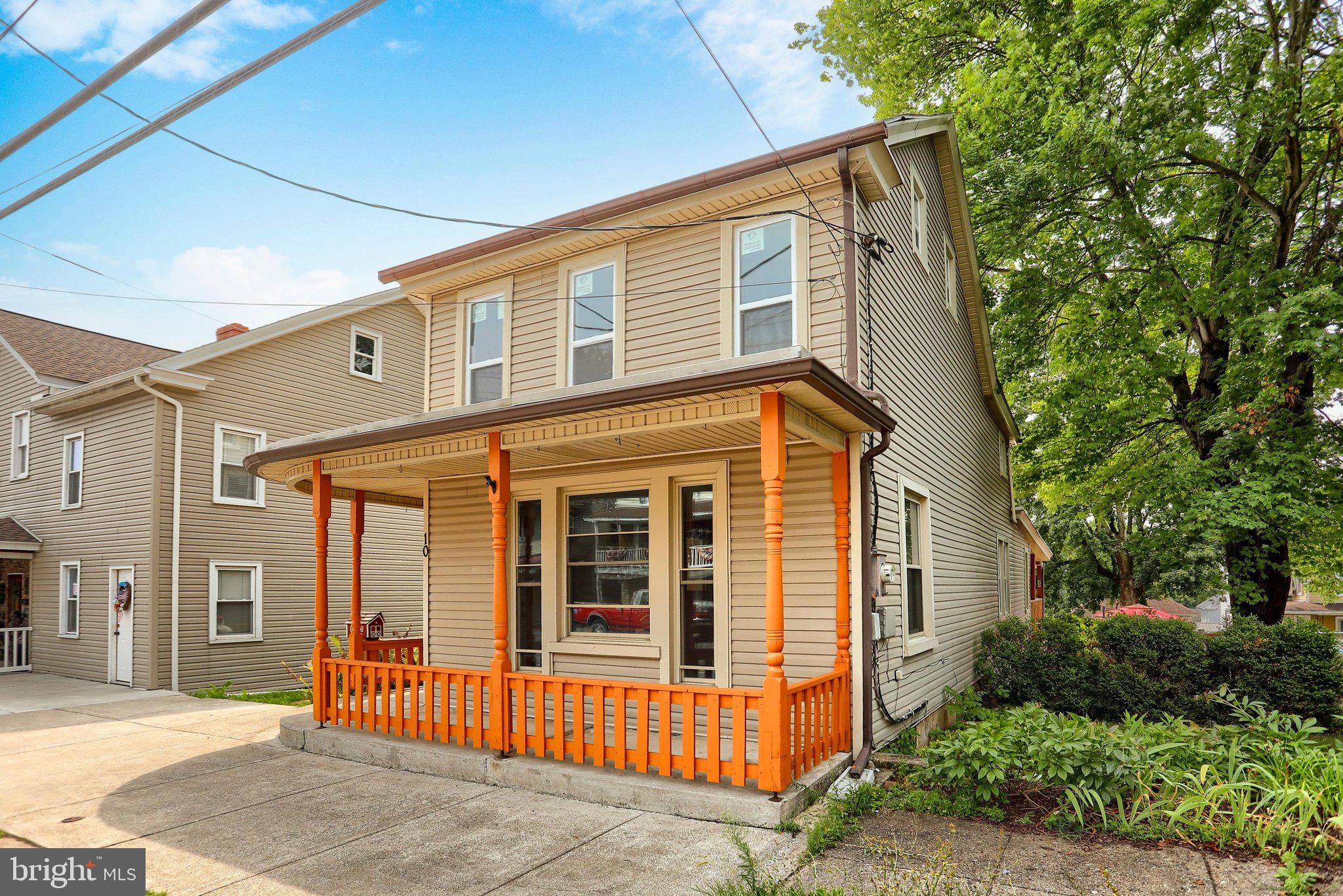 10 E GRAND AVENUE