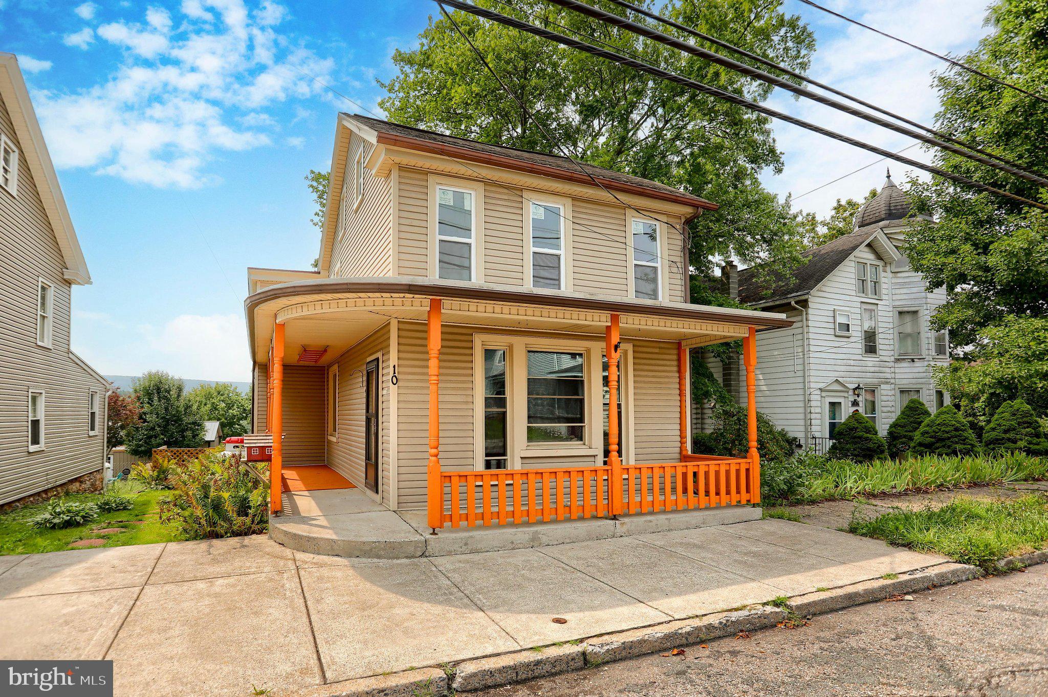 10 E GRAND AVENUE