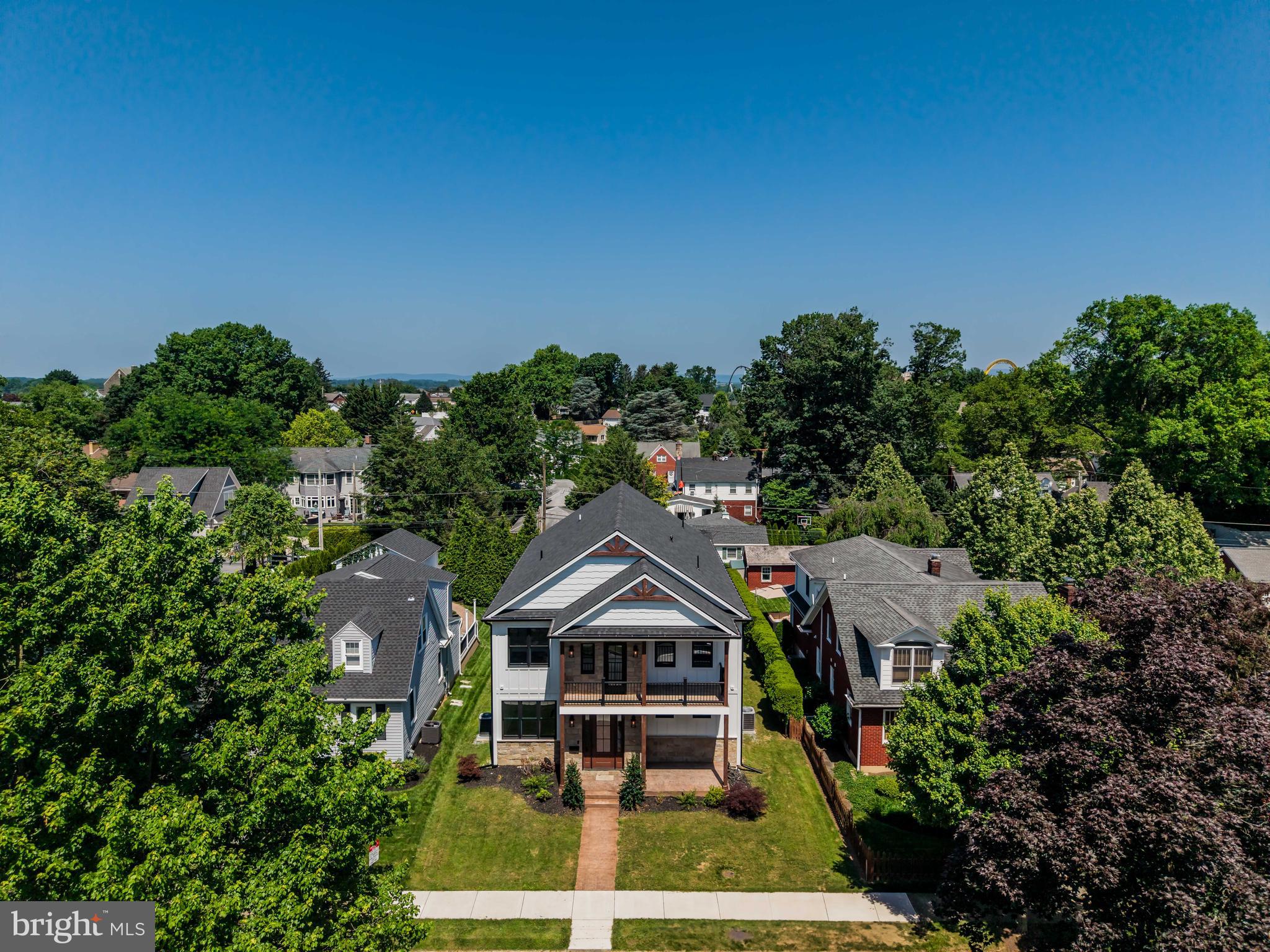 207 MAPLE AVENUE