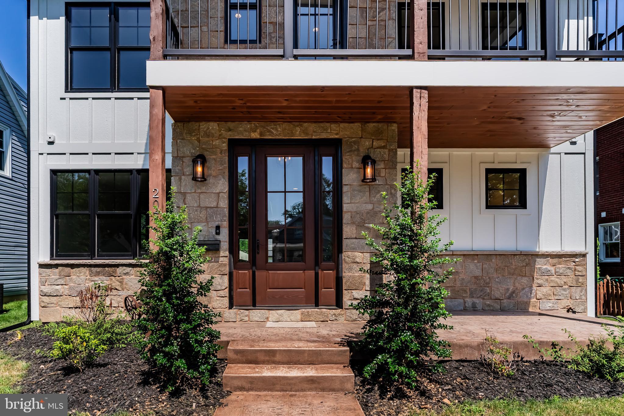 207 MAPLE AVENUE