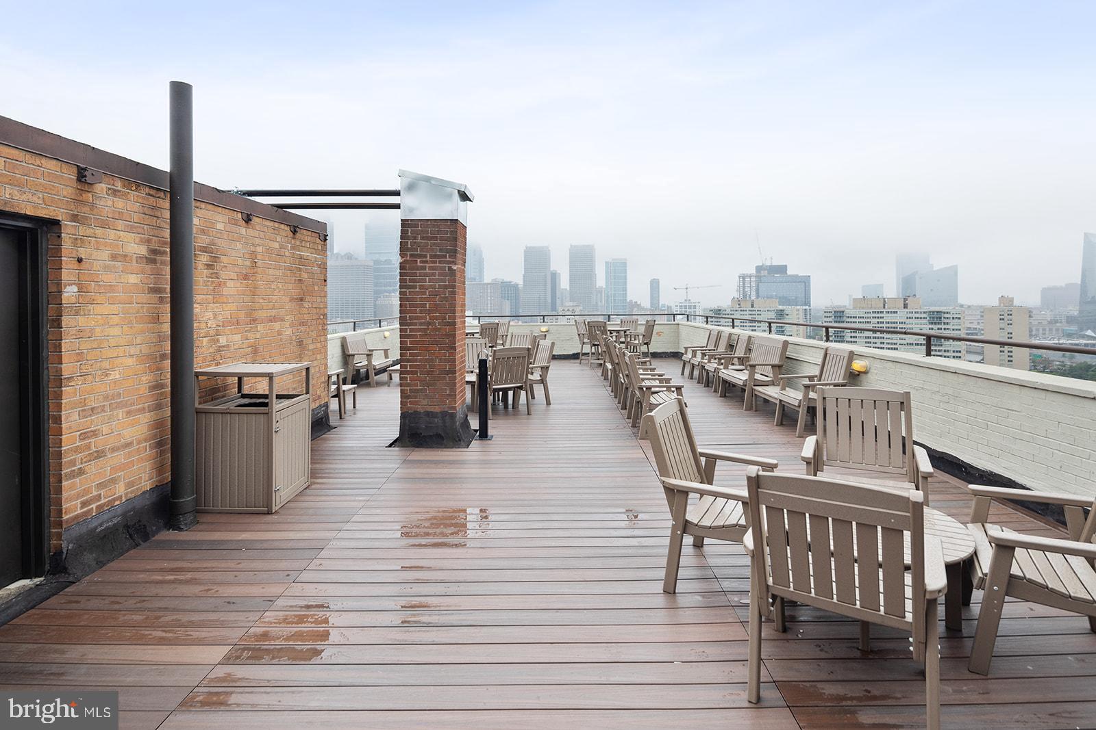 FAIRMOUNT - Residential Lease