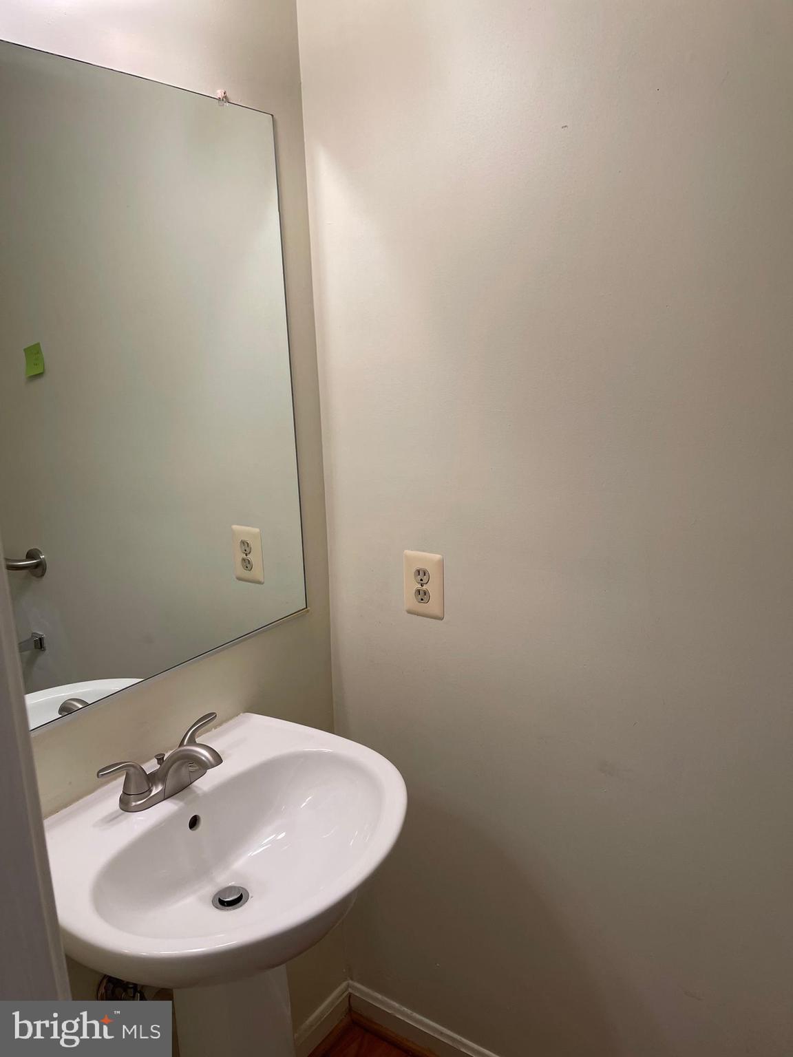 WOODVIEW VILLAGE WEST - Residential Lease