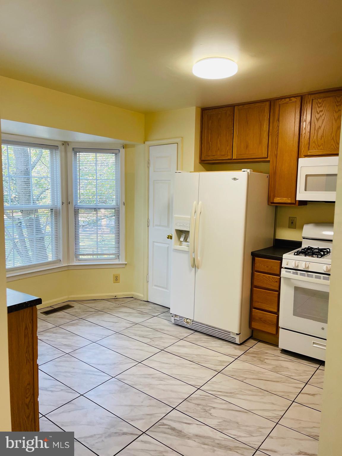 WOODVIEW VILLAGE WEST - Residential Lease