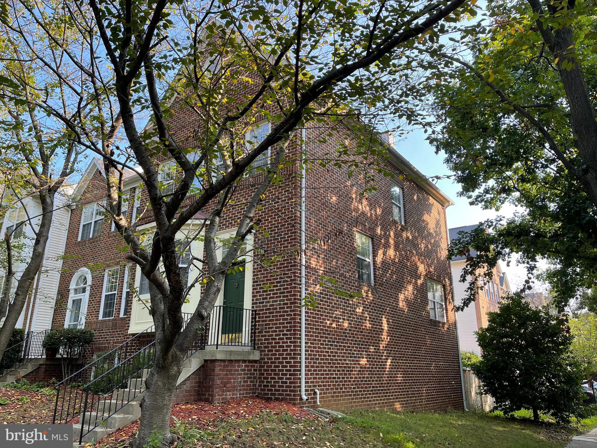 WOODVIEW VILLAGE WEST - Residential Lease