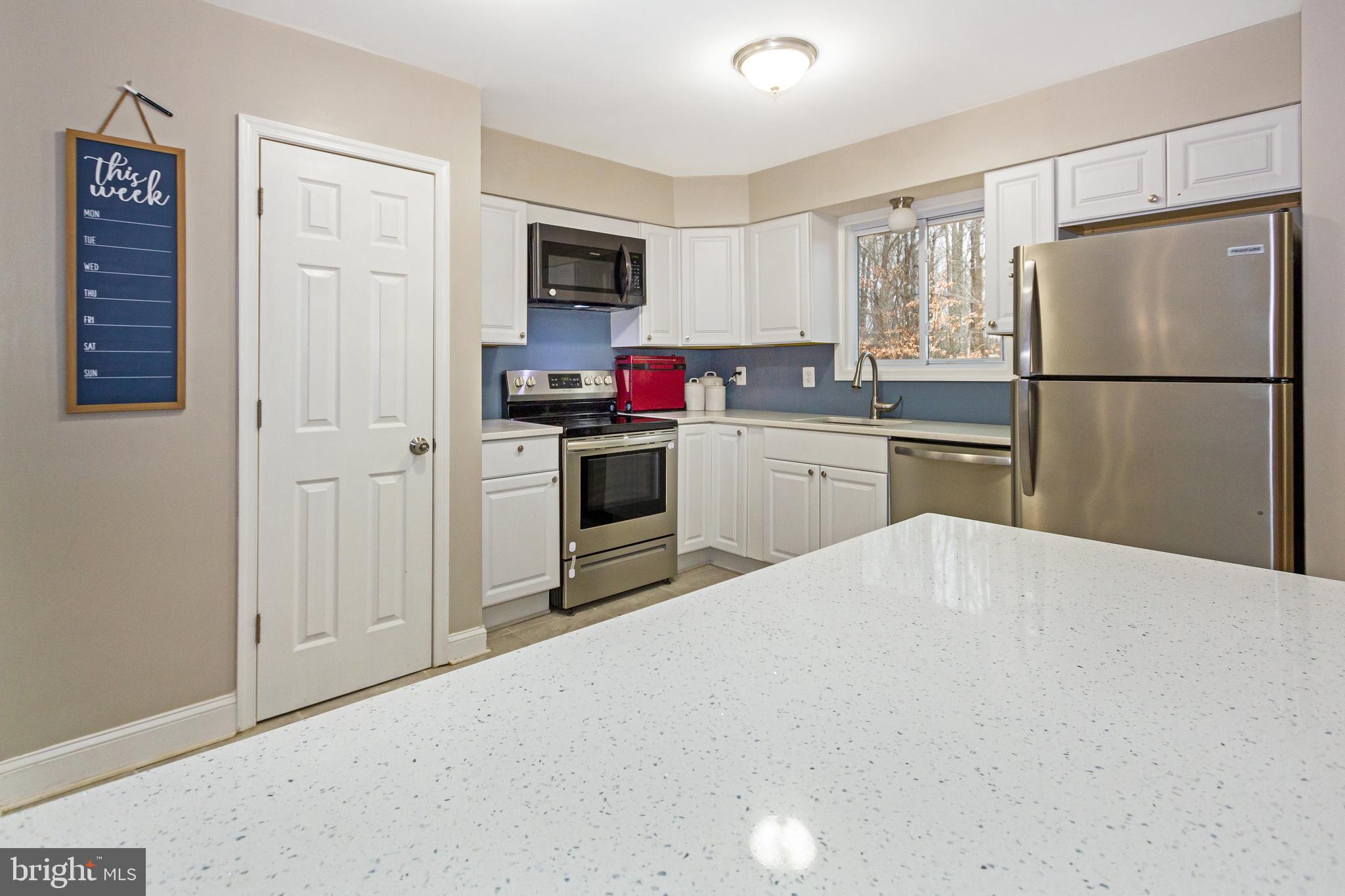 SUNDERLANDVILLE - Residential