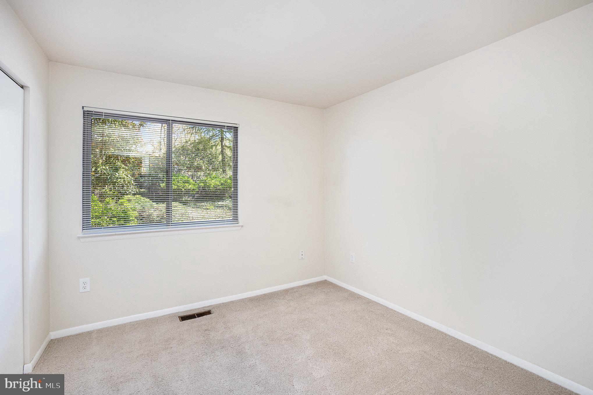 FEATHERSTONE TERRACE - Residential