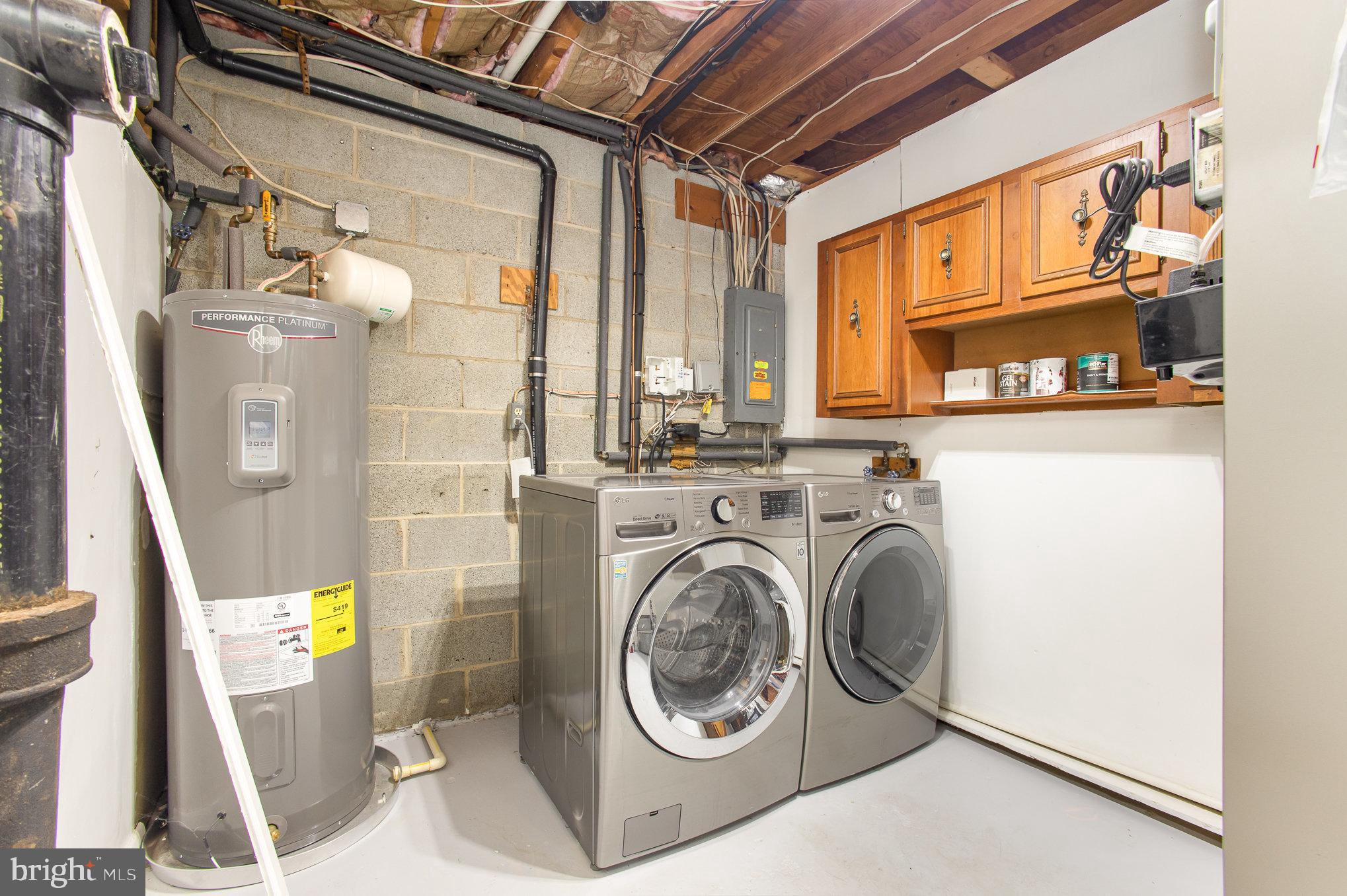 FEATHERSTONE TERRACE - Residential