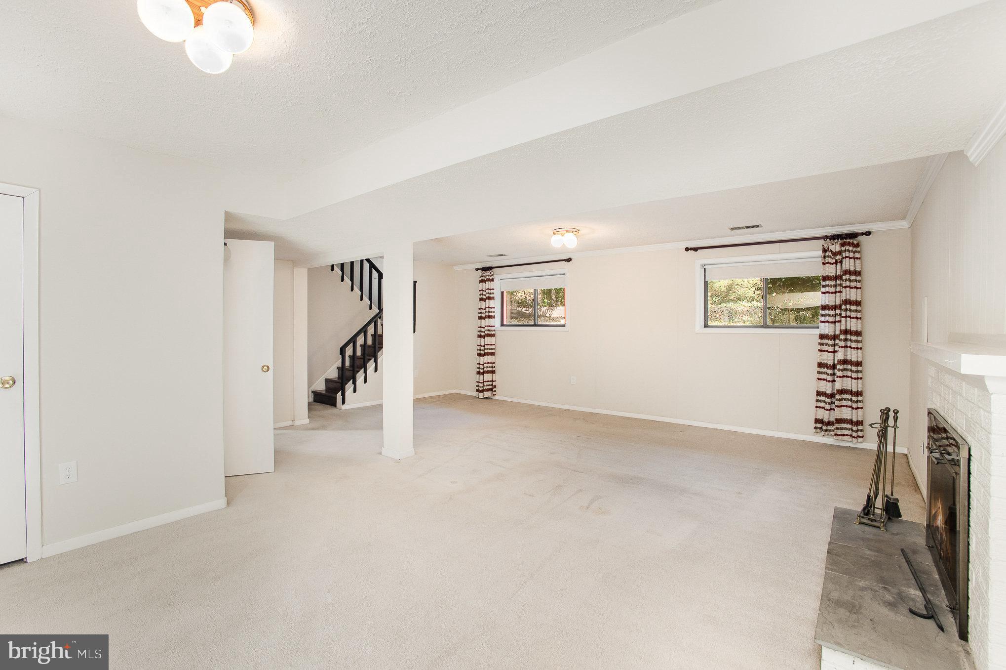 FEATHERSTONE TERRACE - Residential