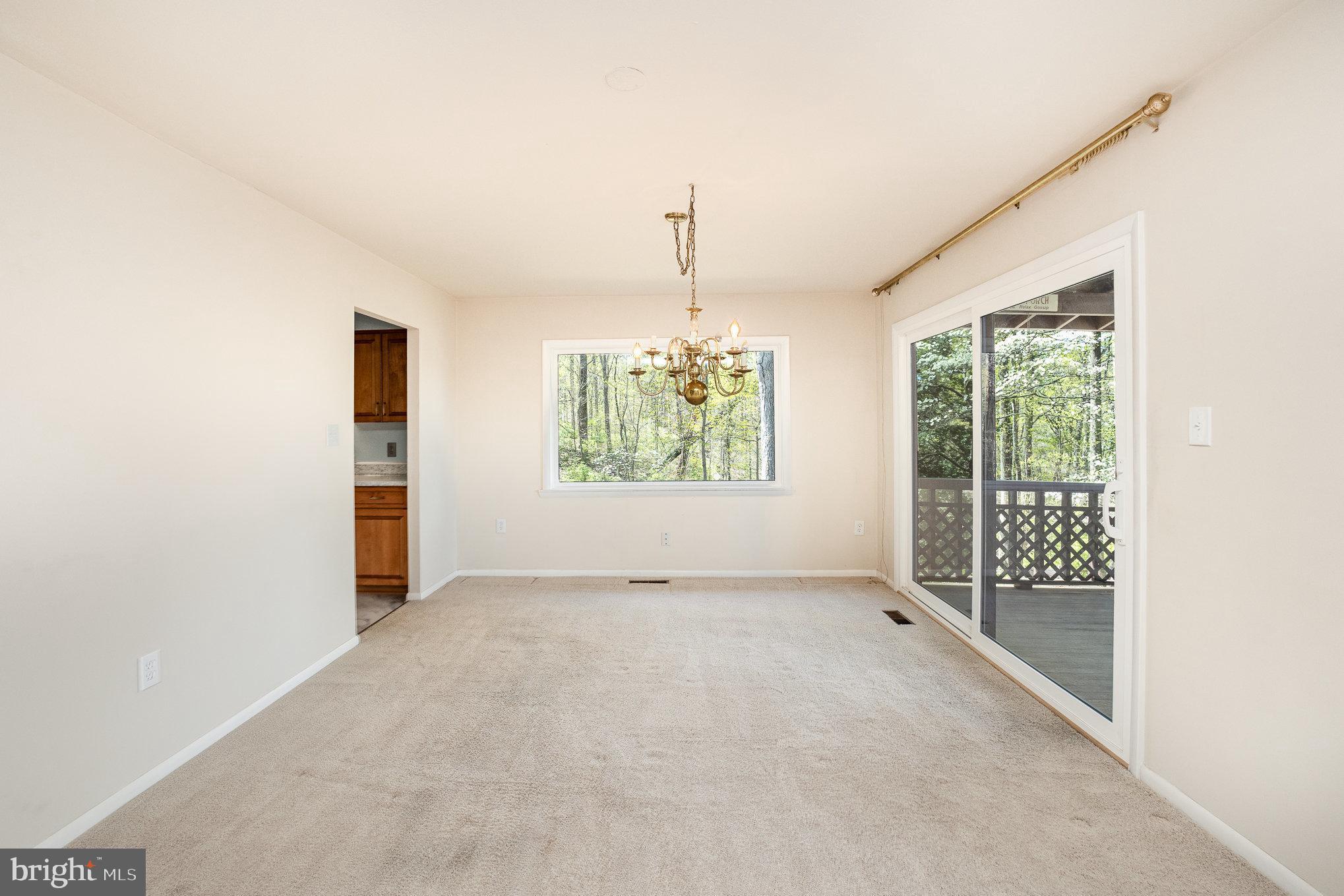 FEATHERSTONE TERRACE - Residential