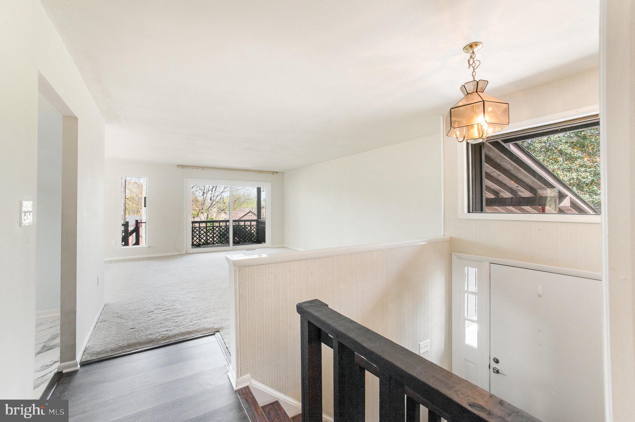 FEATHERSTONE TERRACE - Residential