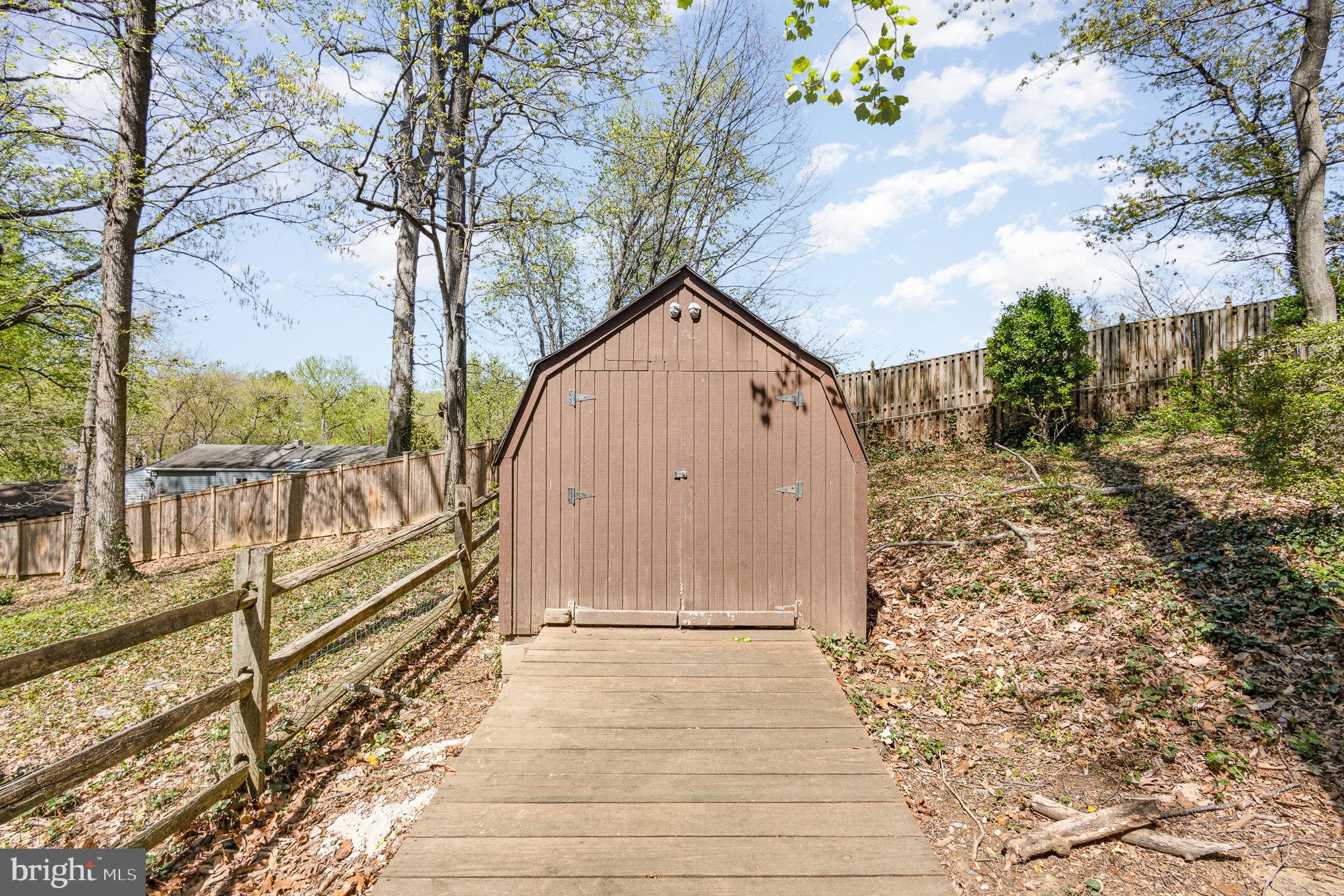 FEATHERSTONE TERRACE - Residential