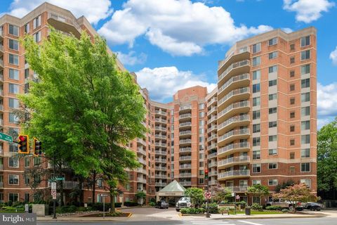 Photo of 7500 WOODMONT AVE #S716, BETHESDA, MD 20814 (MLS # MDMC2091496)