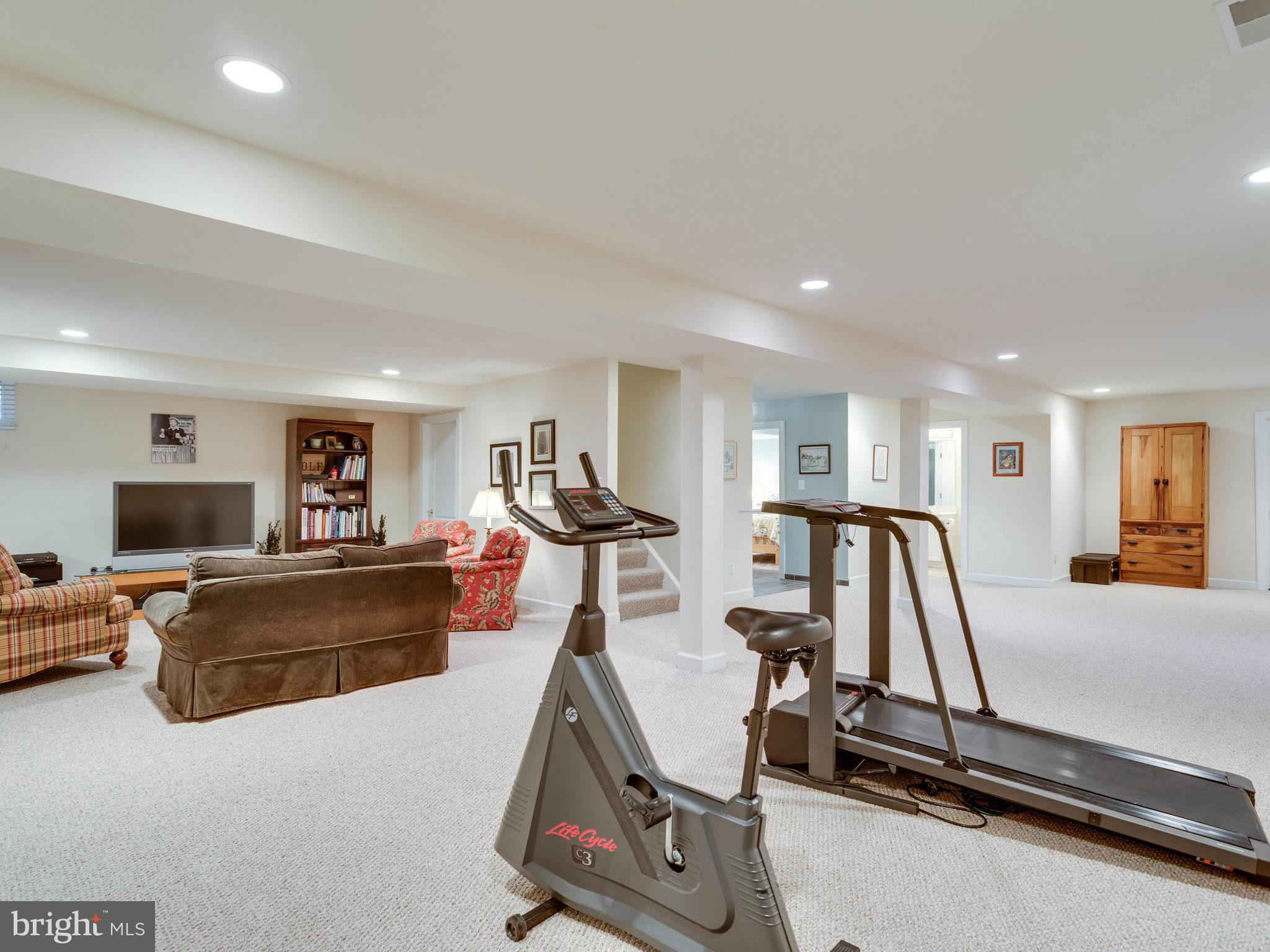 WEST MC LEAN - Residential