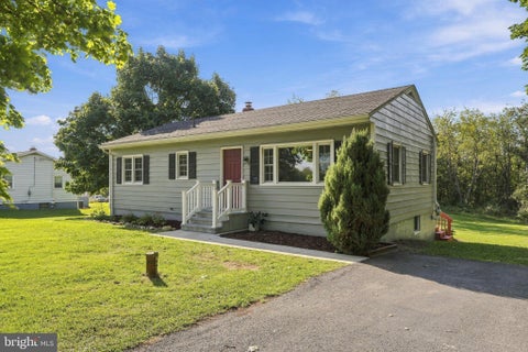 Homes For Sale - 2016 Eagle School Road<br/> MARTINSBURG, WV 25404