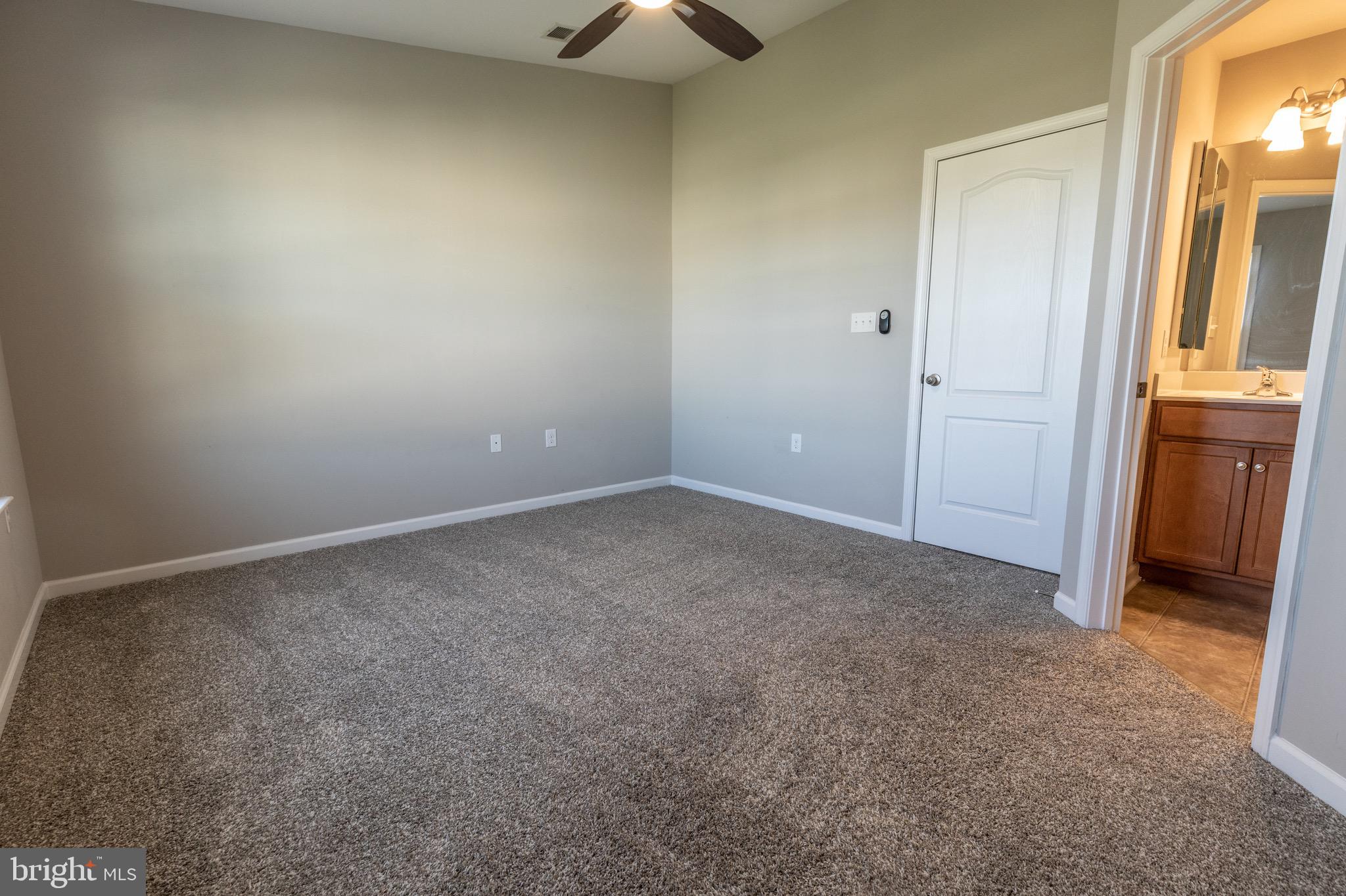 LAKELAND PLACE - Residential