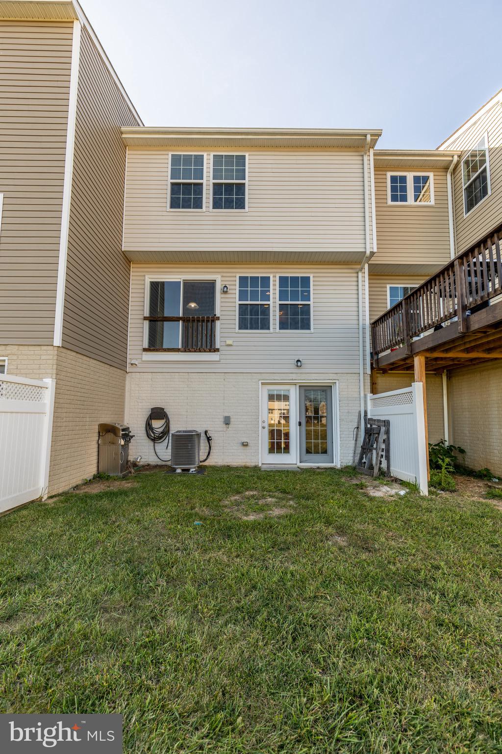 LAKELAND PLACE - Residential