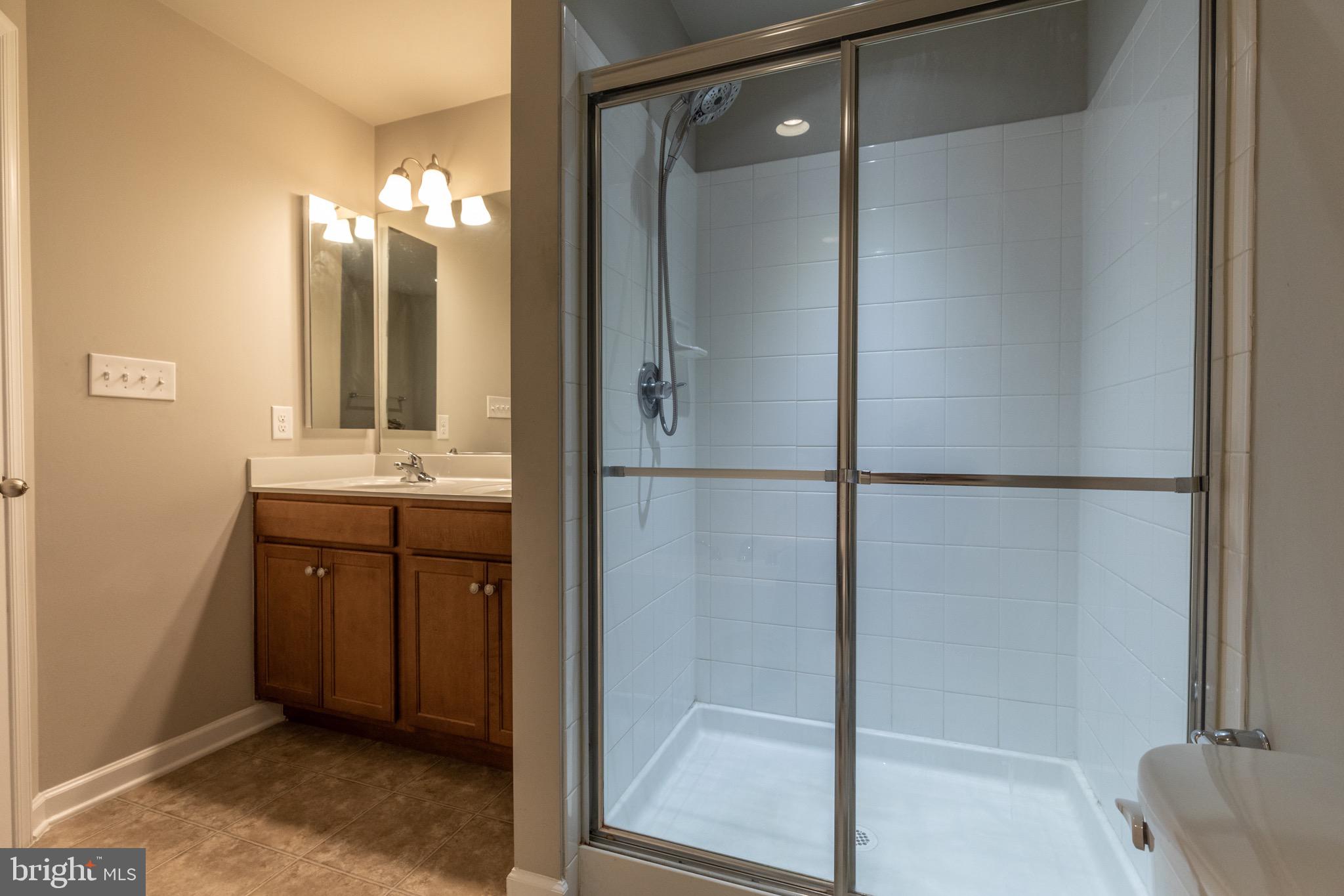 LAKELAND PLACE - Residential