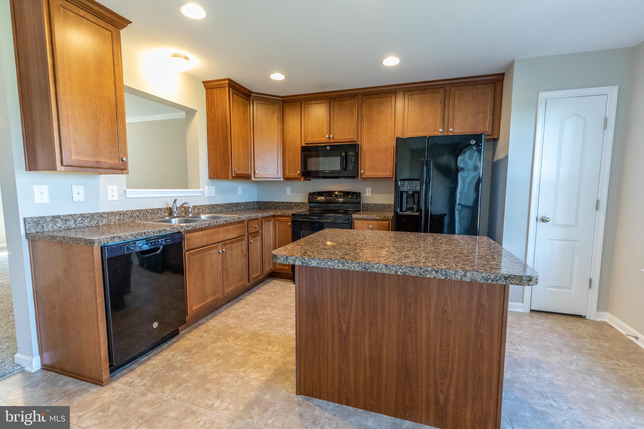 LAKELAND PLACE - Residential