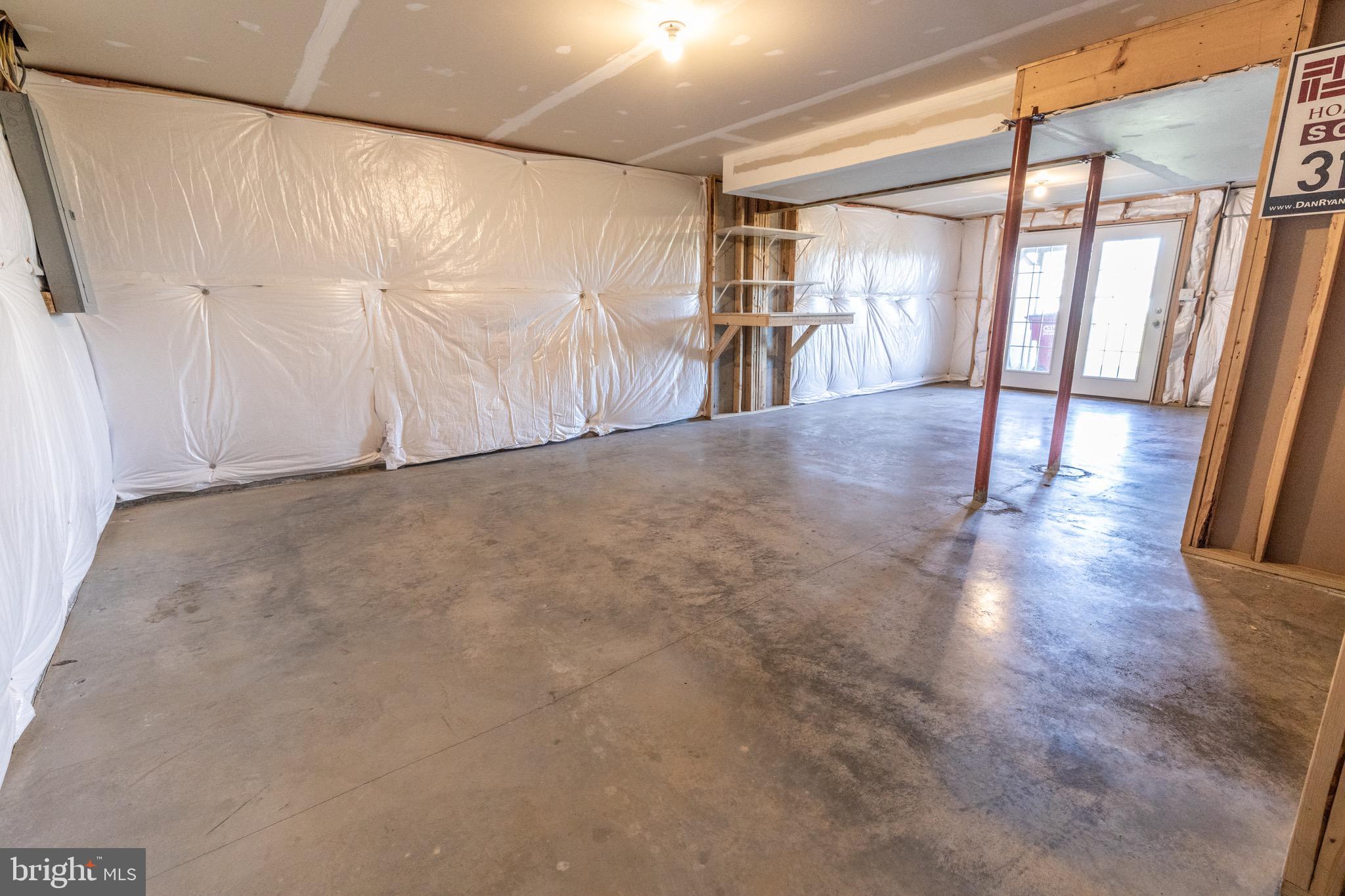 LAKELAND PLACE - Residential