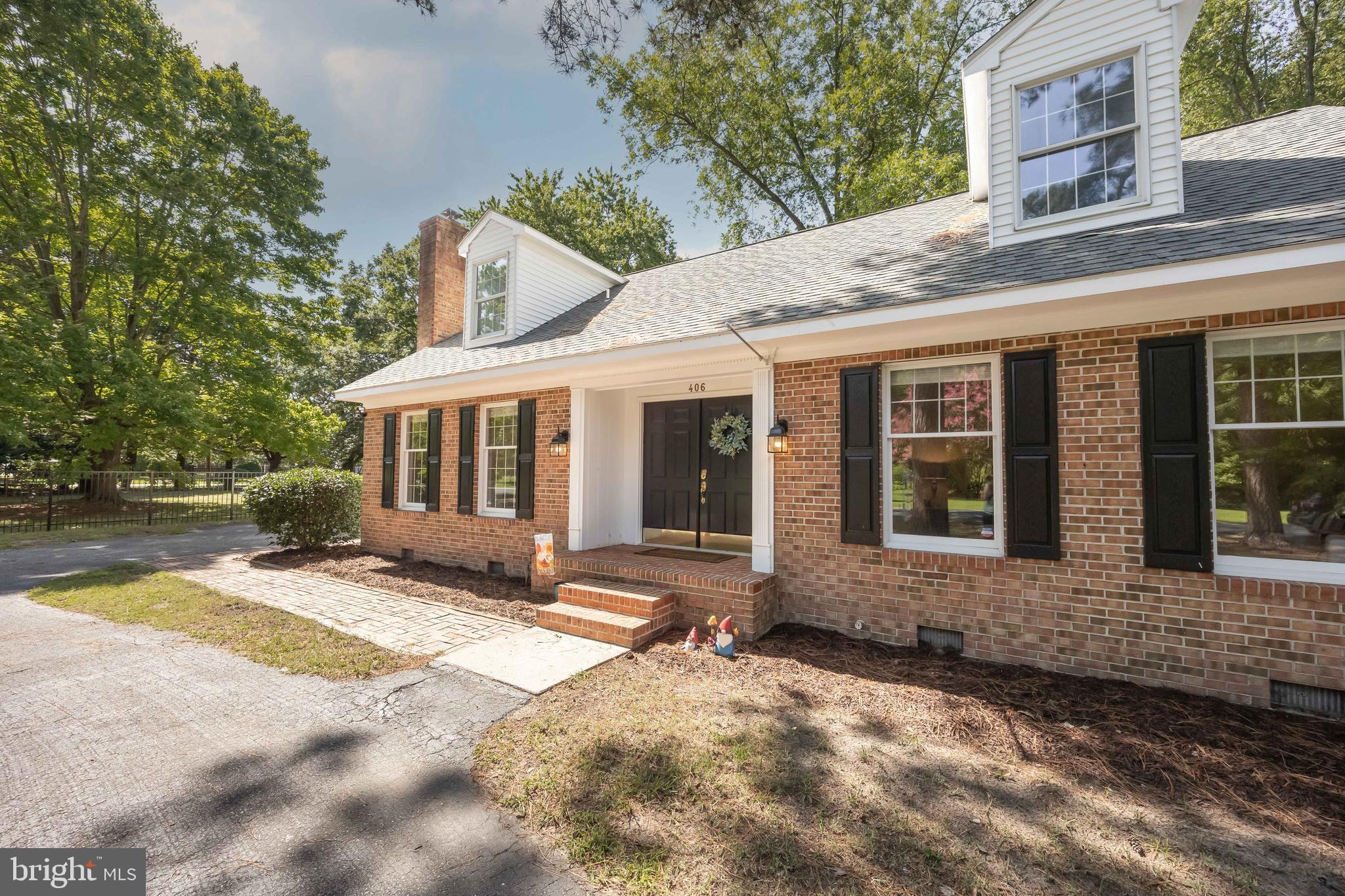 406 DOGWOOD DRIVE