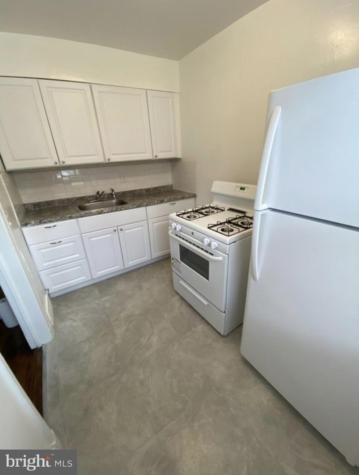 GLEN OAKS - Residential Income