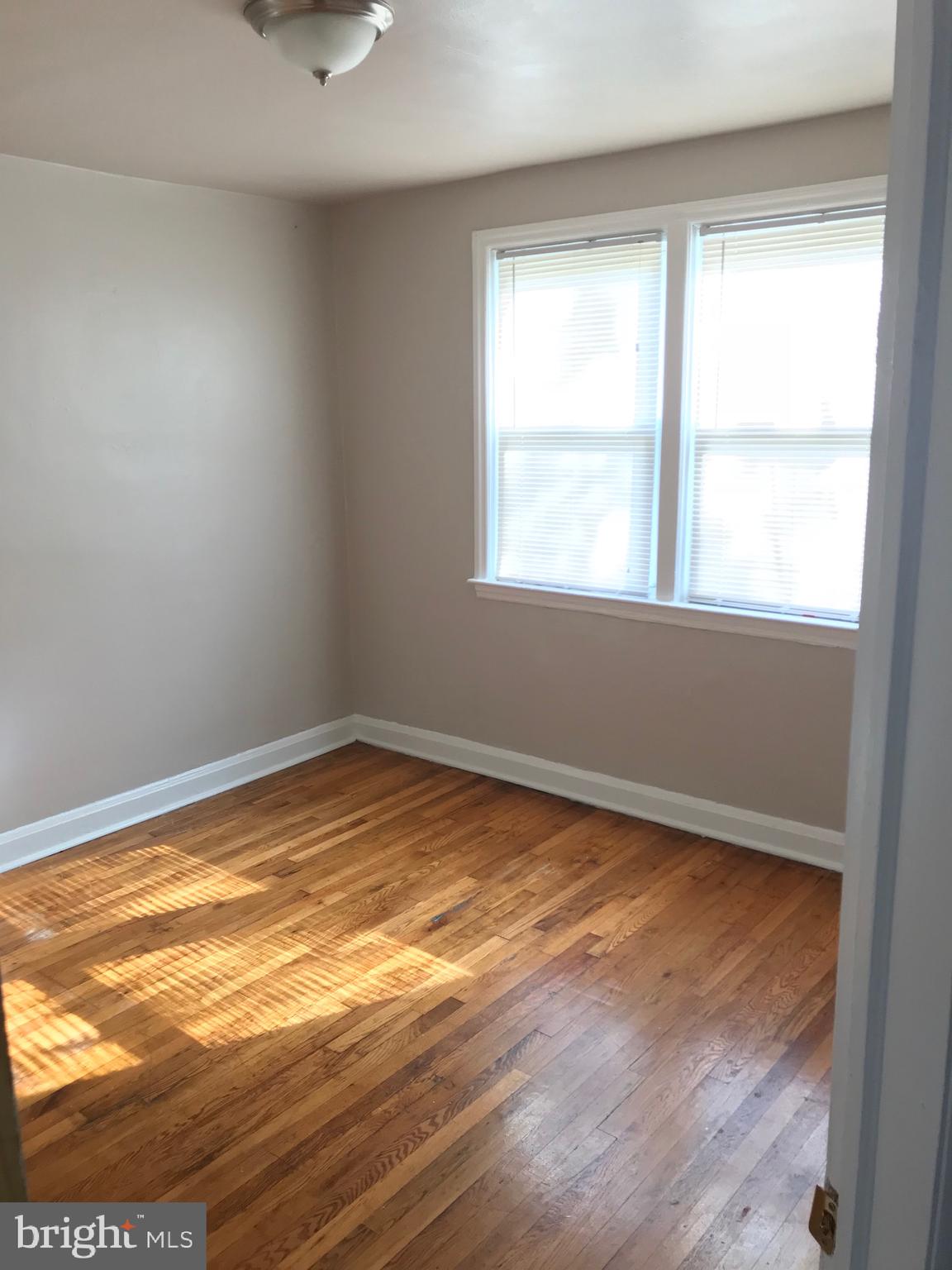 GLEN OAKS - Residential Income