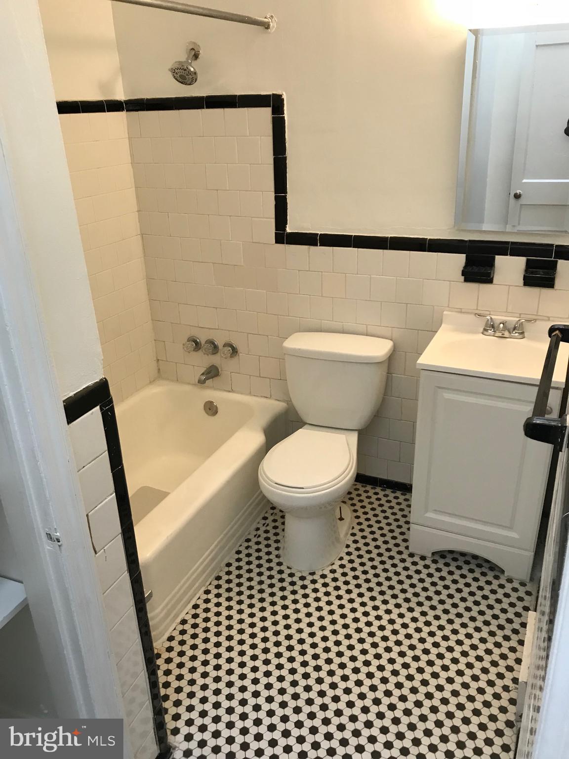 GLEN OAKS - Residential Income