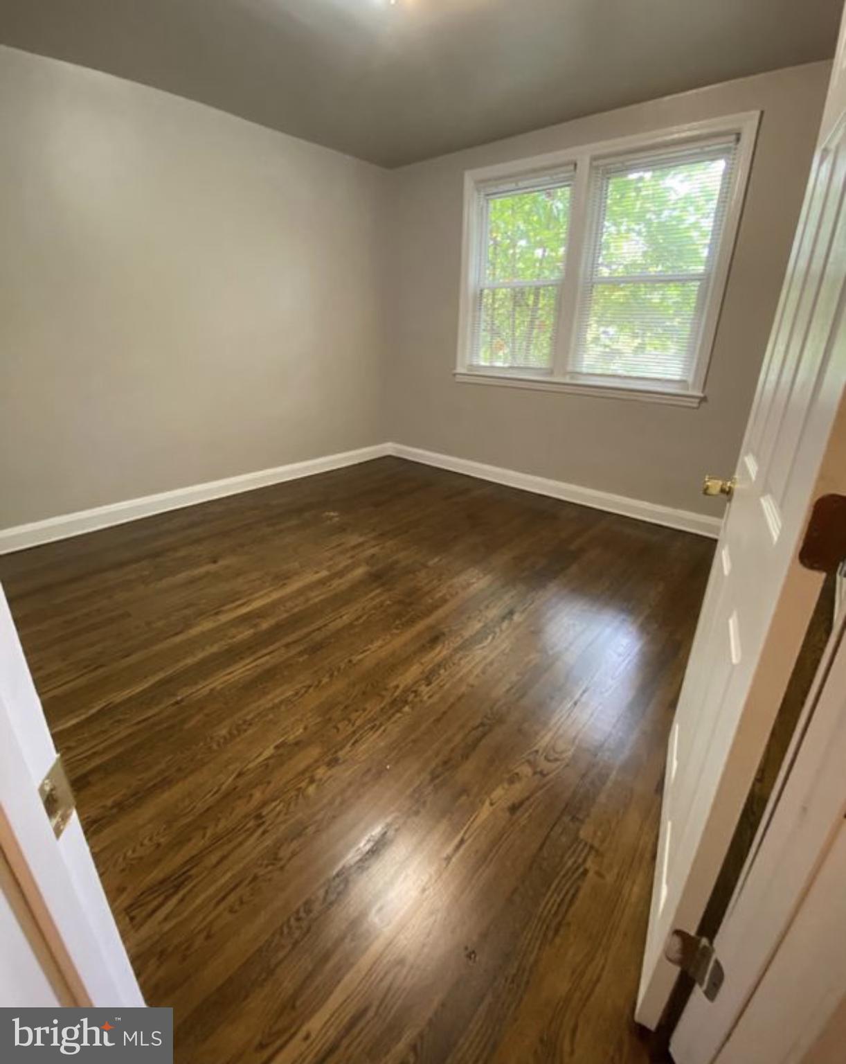 GLEN OAKS - Residential Income