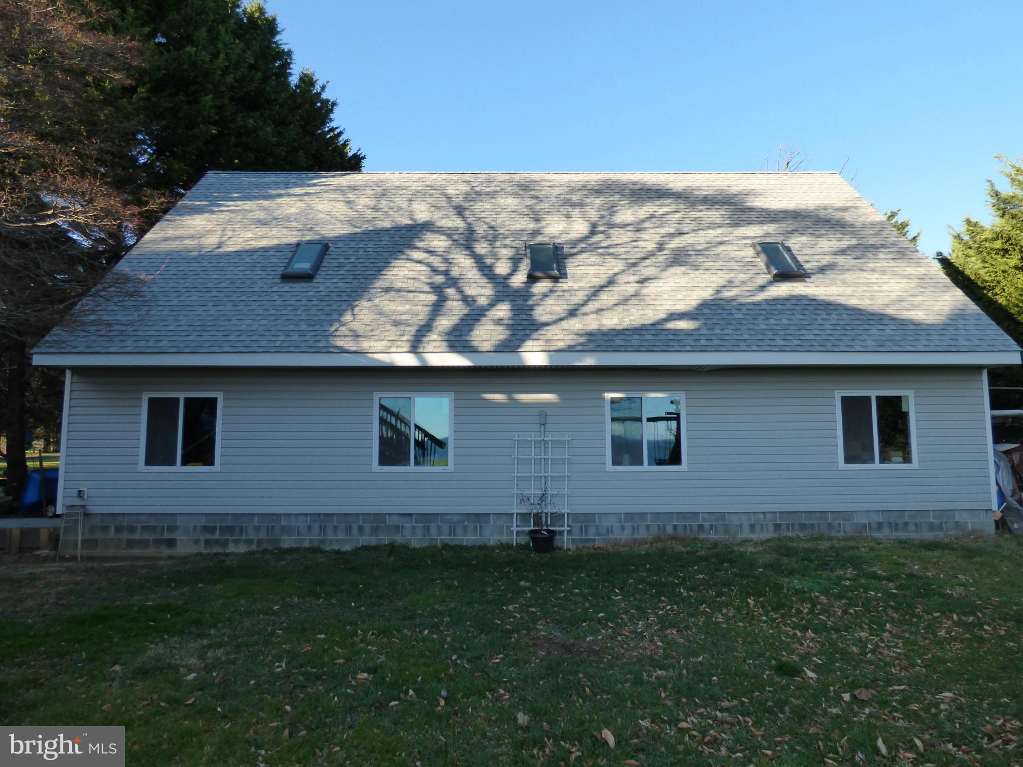 PLEASANT PLAINS - Land