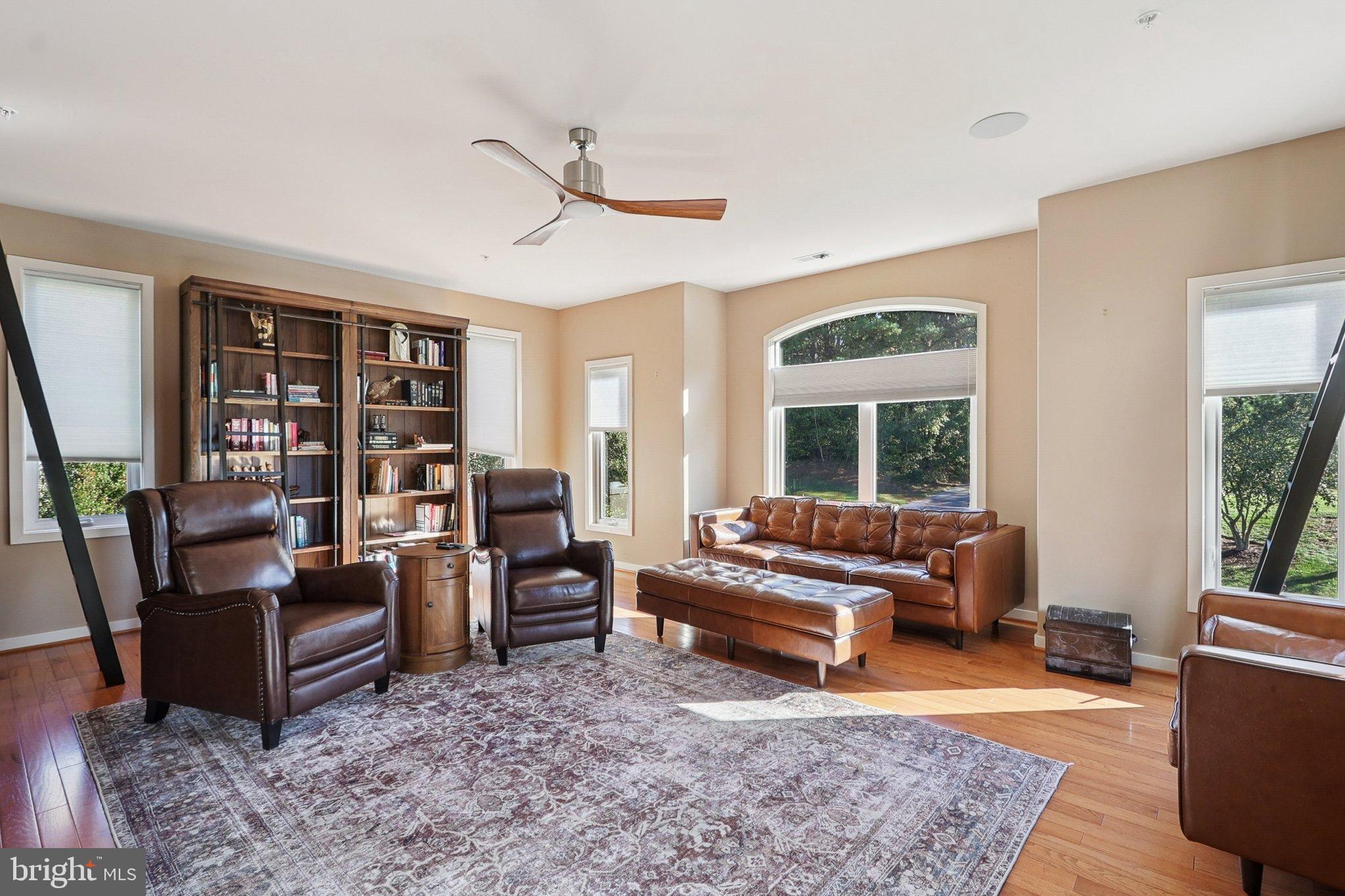 WOODMORE-RESUB-PLAT 5> - Residential